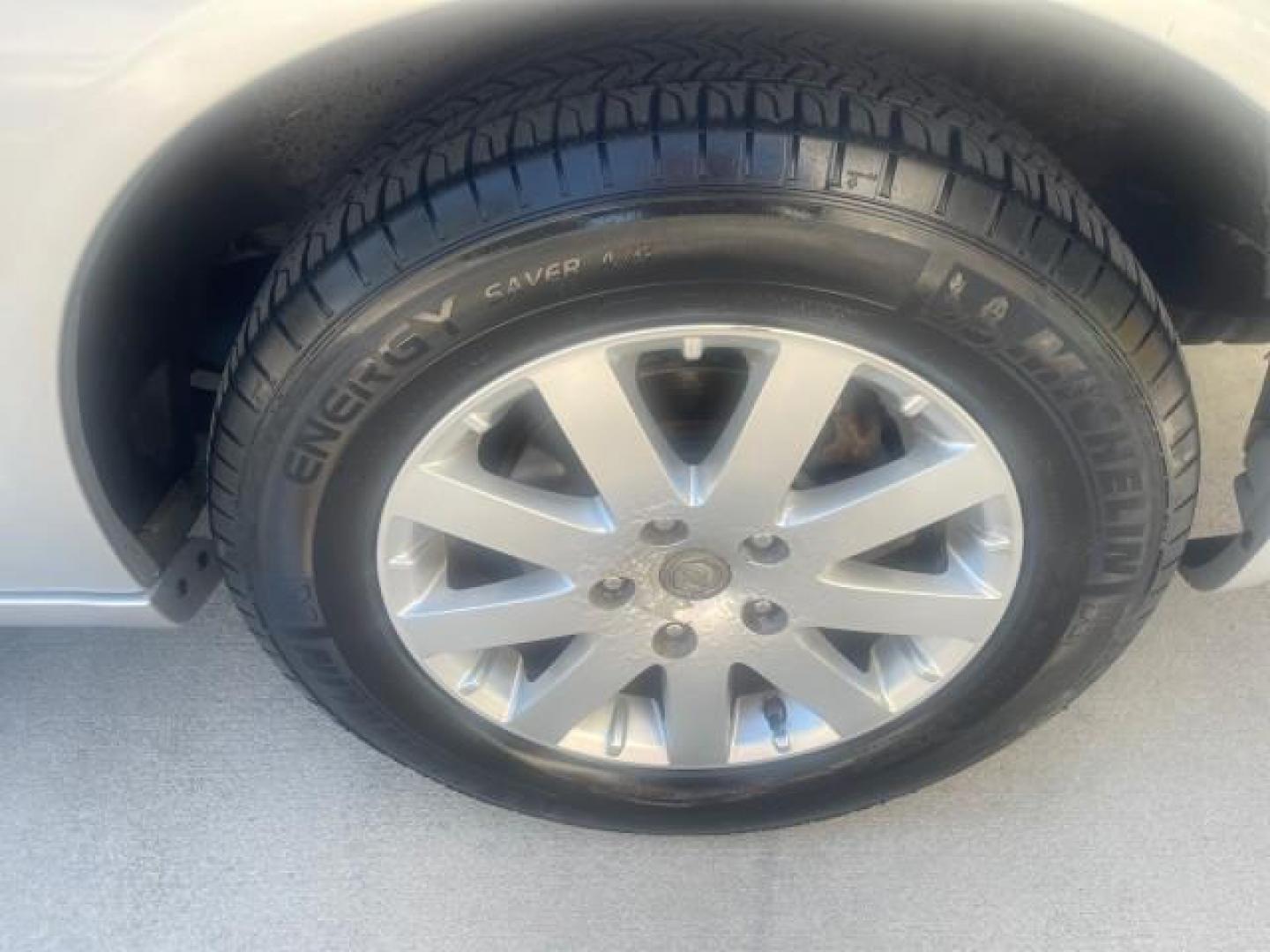 2010 Bright Silver Metallic /Dark slate/light shale Chrysler Town and Country Touring LOW MILES 37,217 1 OWNER (2A4RR5DX8AR) with an 4.0L SOHC SMPI 24v V6 Engine engine, Automatic transmission, located at 4701 North Dixie Hwy, Pompano Beach, FL, 33064, (954) 422-2889, 26.240938, -80.123474 - OUR WEBPAGE FLORIDACARS1.COM HAS OVER 100 PHOTOS AND FREE CARFAX LINK 2010 CHRYSLER TOWN AND COUNTRY TOURING-STOW AND GO SEATS NAVIGATION VIN: 2A4RR5DX8AR141479 2 A 4 R R 5 D X 8 A R 1 4 1 4 7 9 VAN 4.0L V6 F SOHC 24V GASOLINE FRONT WHEEL DRIVE Features ABS Brakes Air Conditioning Alloy Wheels AM/FM - Photo#93