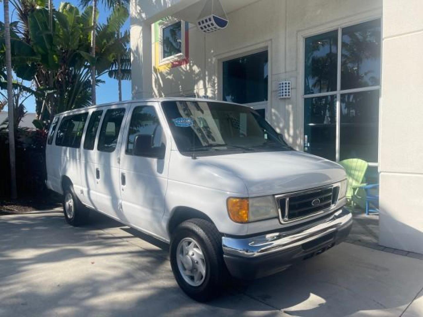 2006 Oxford White /Medium Flint Ford Econoline Wagon XLT LOW MILES 76,474 E350 15 PASS (1FBSS31L36H) with an 5.4L EFI V8 Engine engine, Automatic transmission, located at 4701 North Dixie Hwy, Pompano Beach, FL, 33064, (954) 422-2889, 26.240938, -80.123474 - OUR WEBPAGE FLORIDACARS1.COM HAS OVER 100 PHOTOS AND FREE CARFAX LINK 2006 FORD E-SERIES E-350 SD XLT 15 PASSENGER VAN NEW $29,805 VIN: 1FBSS31L36HA01462 1 F B S S 3 1 L 3 6 H A 0 1 4 6 2 VAN 5.4L V8 F GASOLINE REAR WHEEL DRIVE Features ABS Brakes Air Conditioning AM/FM Stereo Automatic Transmission - Photo#1
