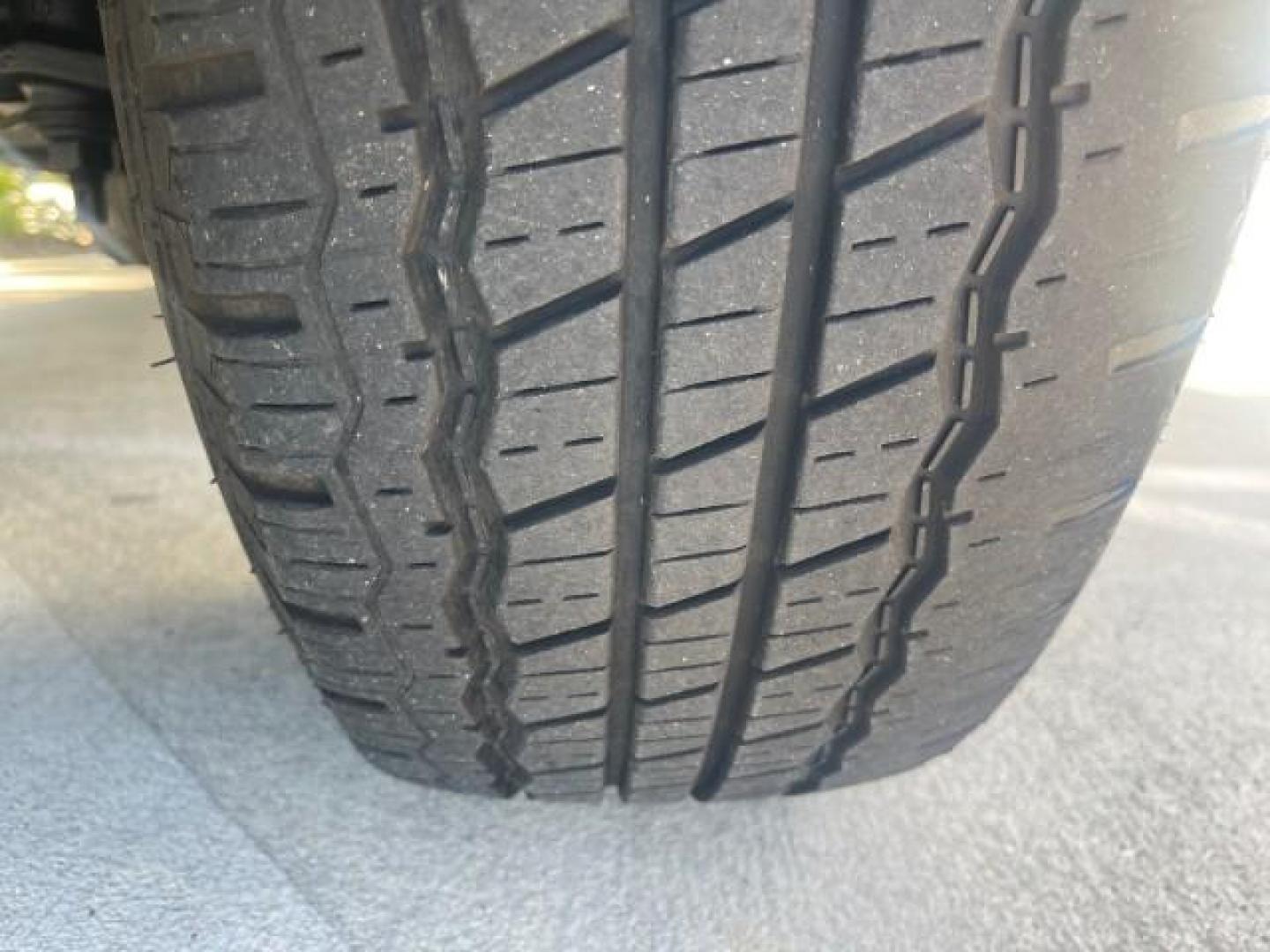 2006 Oxford White /Medium Flint Ford Econoline Wagon XLT LOW MILES 76,474 E350 15 PASS (1FBSS31L36H) with an 5.4L EFI V8 Engine engine, Automatic transmission, located at 4701 North Dixie Hwy, Pompano Beach, FL, 33064, (954) 422-2889, 26.240938, -80.123474 - OUR WEBPAGE FLORIDACARS1.COM HAS OVER 100 PHOTOS AND FREE CARFAX LINK 2006 FORD E-SERIES E-350 SD XLT 15 PASSENGER VAN NEW $29,805 VIN: 1FBSS31L36HA01462 1 F B S S 3 1 L 3 6 H A 0 1 4 6 2 VAN 5.4L V8 F GASOLINE REAR WHEEL DRIVE Features ABS Brakes Air Conditioning AM/FM Stereo Automatic Transmission - Photo#20