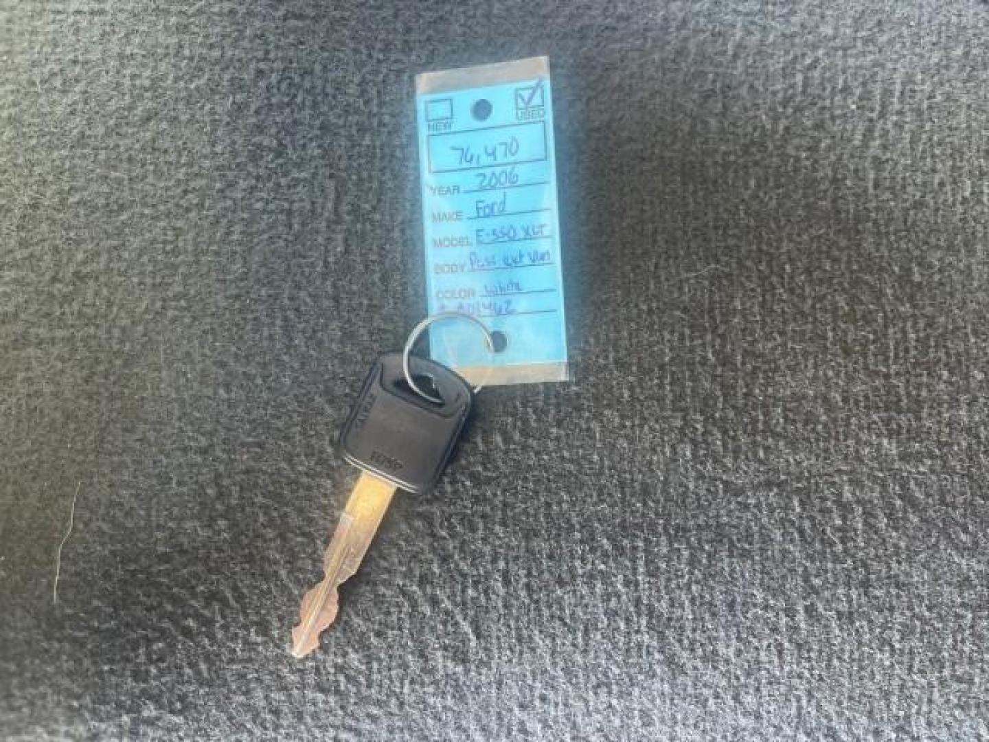 2006 Oxford White /Medium Flint Ford Econoline Wagon XLT LOW MILES 76,474 E350 15 PASS (1FBSS31L36H) with an 5.4L EFI V8 Engine engine, Automatic transmission, located at 4701 North Dixie Hwy, Pompano Beach, FL, 33064, (954) 422-2889, 26.240938, -80.123474 - OUR WEBPAGE FLORIDACARS1.COM HAS OVER 100 PHOTOS AND FREE CARFAX LINK 2006 FORD E-SERIES E-350 SD XLT 15 PASSENGER VAN NEW $29,805 VIN: 1FBSS31L36HA01462 1 F B S S 3 1 L 3 6 H A 0 1 4 6 2 VAN 5.4L V8 F GASOLINE REAR WHEEL DRIVE Features ABS Brakes Air Conditioning AM/FM Stereo Automatic Transmission - Photo#23