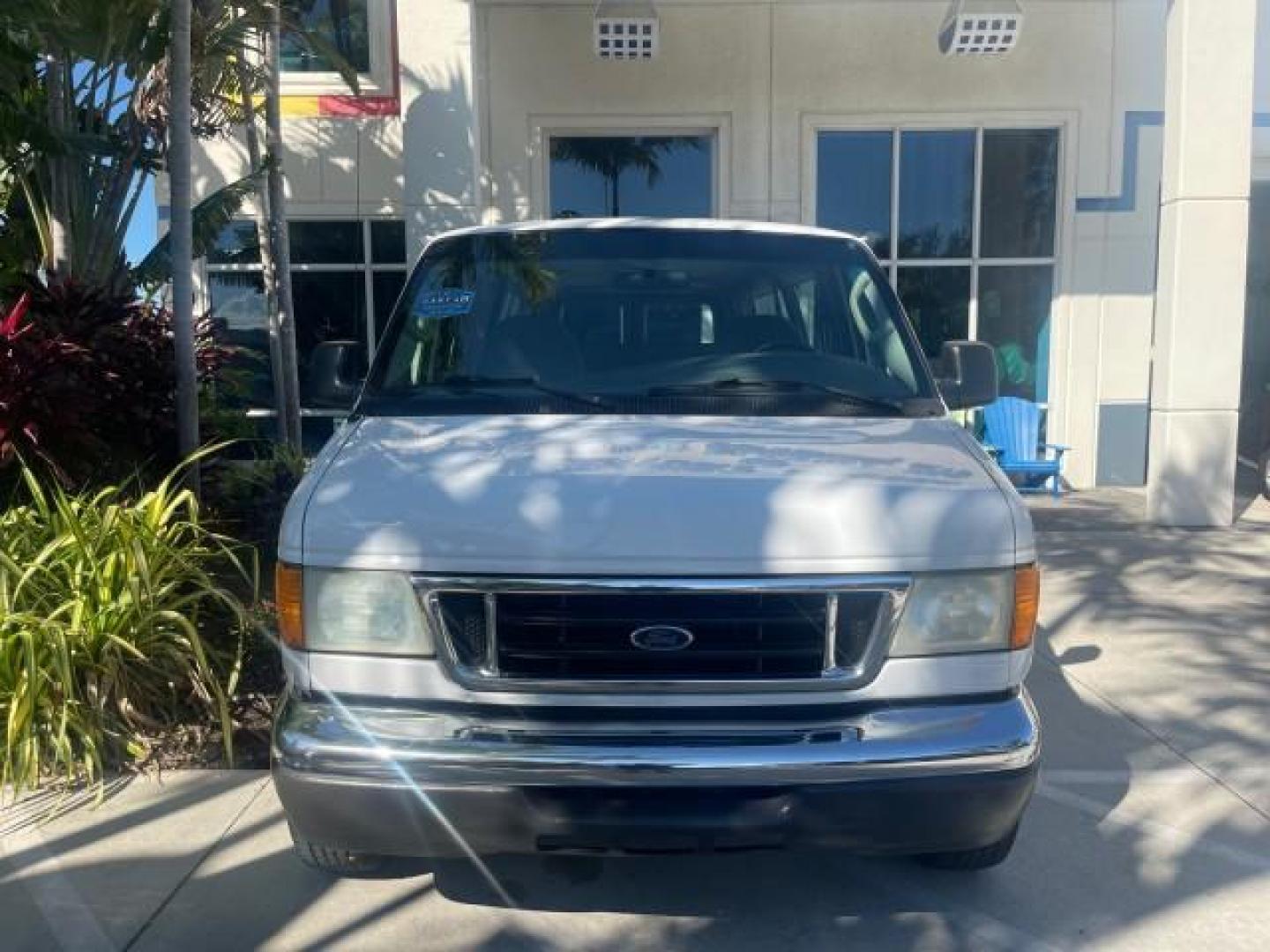2006 Oxford White /Medium Flint Ford Econoline Wagon XLT LOW MILES 76,474 E350 15 PASS (1FBSS31L36H) with an 5.4L EFI V8 Engine engine, Automatic transmission, located at 4701 North Dixie Hwy, Pompano Beach, FL, 33064, (954) 422-2889, 26.240938, -80.123474 - OUR WEBPAGE FLORIDACARS1.COM HAS OVER 100 PHOTOS AND FREE CARFAX LINK 2006 FORD E-SERIES E-350 SD XLT 15 PASSENGER VAN NEW $29,805 VIN: 1FBSS31L36HA01462 1 F B S S 3 1 L 3 6 H A 0 1 4 6 2 VAN 5.4L V8 F GASOLINE REAR WHEEL DRIVE Features ABS Brakes Air Conditioning AM/FM Stereo Automatic Transmission - Photo#28
