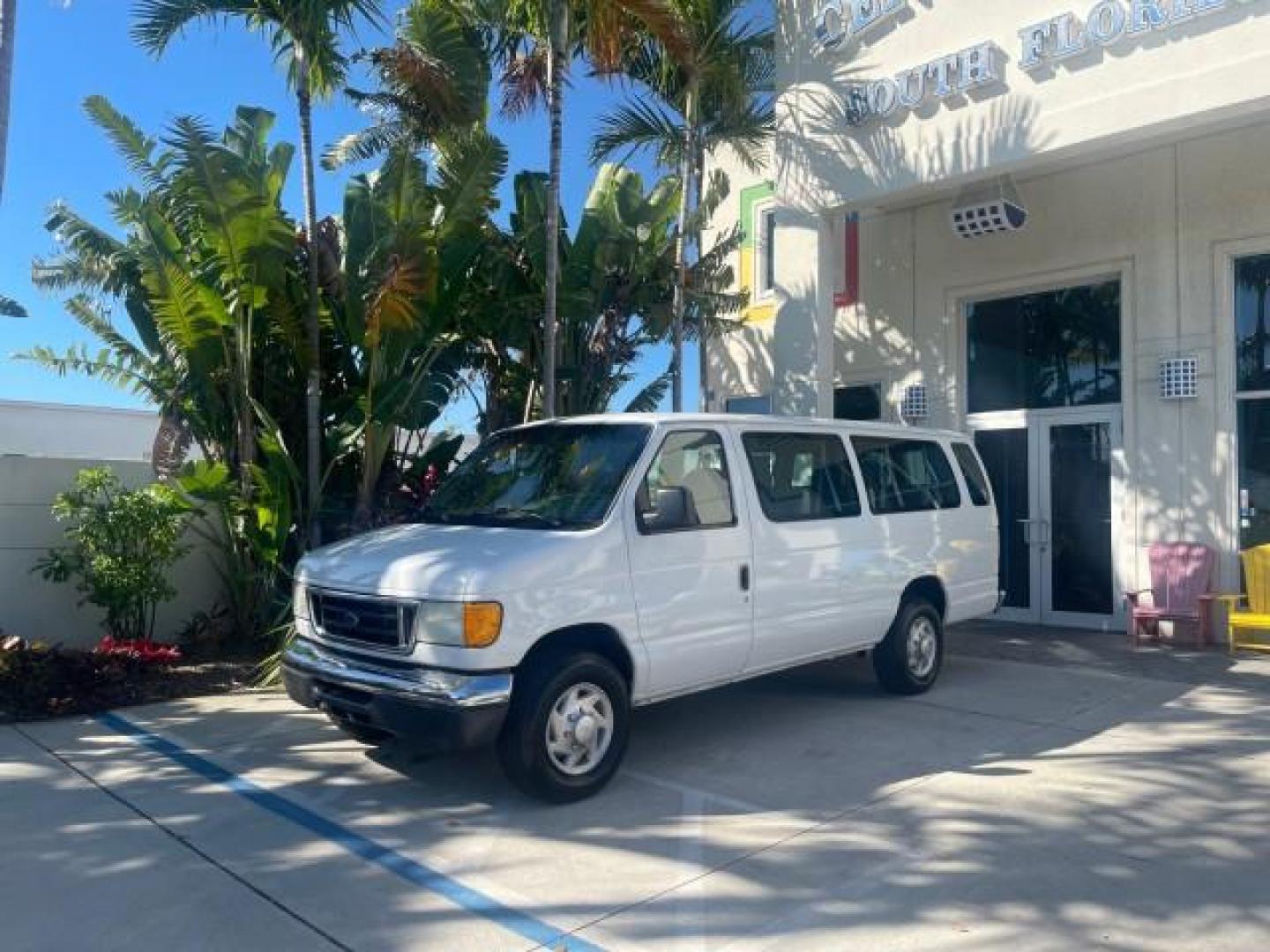 2006 Oxford White /Medium Flint Ford Econoline Wagon XLT LOW MILES 76,474 E350 15 PASS (1FBSS31L36H) with an 5.4L EFI V8 Engine engine, Automatic transmission, located at 4701 North Dixie Hwy, Pompano Beach, FL, 33064, (954) 422-2889, 26.240938, -80.123474 - OUR WEBPAGE FLORIDACARS1.COM HAS OVER 100 PHOTOS AND FREE CARFAX LINK 2006 FORD E-SERIES E-350 SD XLT 15 PASSENGER VAN NEW $29,805 VIN: 1FBSS31L36HA01462 1 F B S S 3 1 L 3 6 H A 0 1 4 6 2 VAN 5.4L V8 F GASOLINE REAR WHEEL DRIVE Features ABS Brakes Air Conditioning AM/FM Stereo Automatic Transmission - Photo#29
