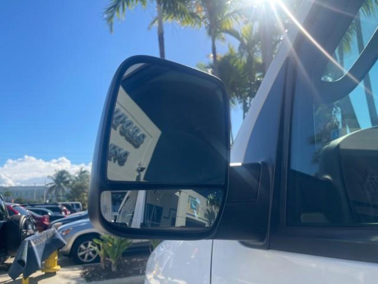 2006 Oxford White /Medium Flint Ford Econoline Wagon XLT LOW MILES 76,474 E350 15 PASS (1FBSS31L36H) with an 5.4L EFI V8 Engine engine, Automatic transmission, located at 4701 North Dixie Hwy, Pompano Beach, FL, 33064, (954) 422-2889, 26.240938, -80.123474 - OUR WEBPAGE FLORIDACARS1.COM HAS OVER 100 PHOTOS AND FREE CARFAX LINK 2006 FORD E-SERIES E-350 SD XLT 15 PASSENGER VAN NEW $29,805 VIN: 1FBSS31L36HA01462 1 F B S S 3 1 L 3 6 H A 0 1 4 6 2 VAN 5.4L V8 F GASOLINE REAR WHEEL DRIVE Features ABS Brakes Air Conditioning AM/FM Stereo Automatic Transmission - Photo#39