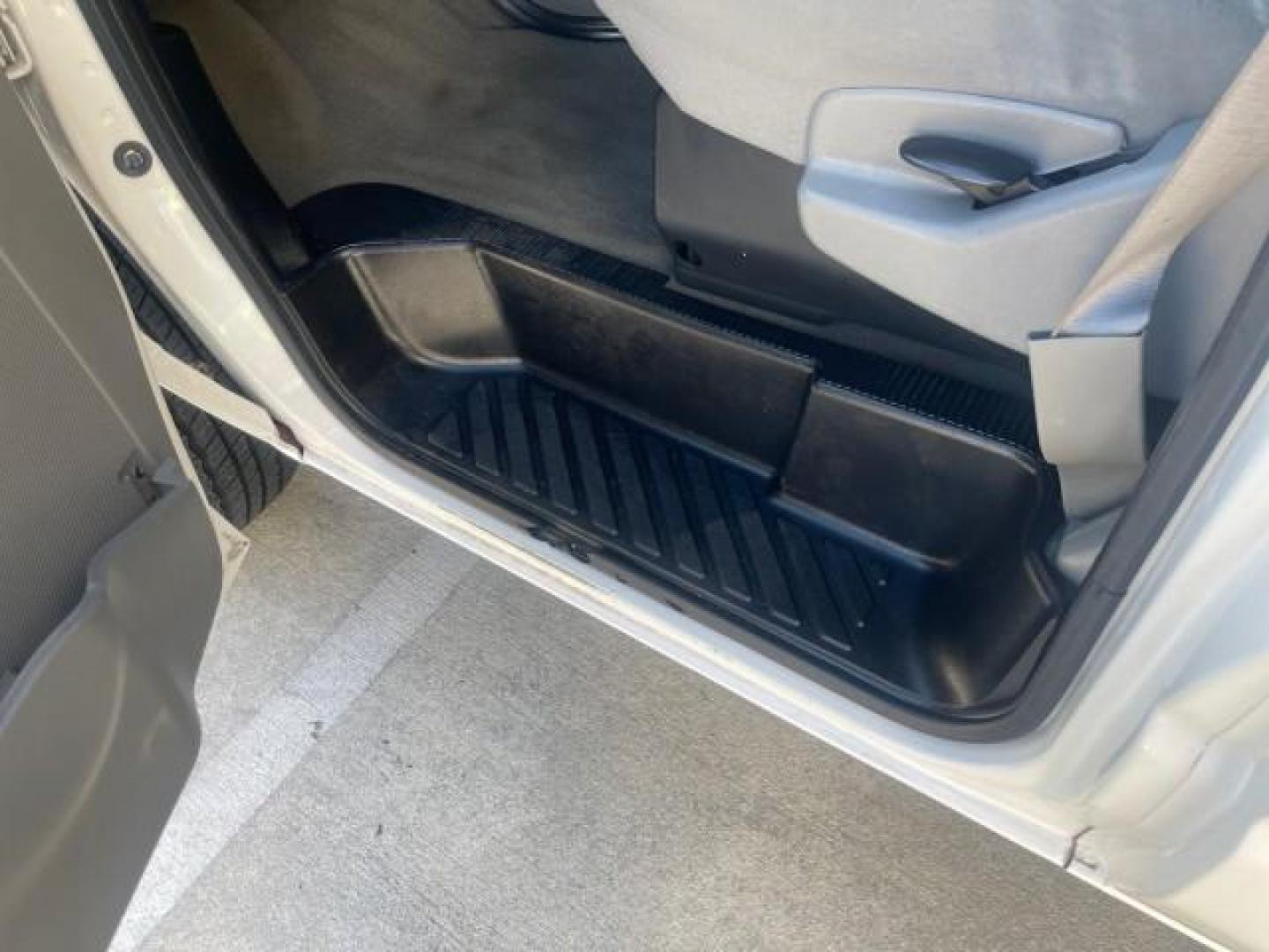 2006 Oxford White /Medium Flint Ford Econoline Wagon XLT LOW MILES 76,474 E350 15 PASS (1FBSS31L36H) with an 5.4L EFI V8 Engine engine, Automatic transmission, located at 4701 North Dixie Hwy, Pompano Beach, FL, 33064, (954) 422-2889, 26.240938, -80.123474 - OUR WEBPAGE FLORIDACARS1.COM HAS OVER 100 PHOTOS AND FREE CARFAX LINK 2006 FORD E-SERIES E-350 SD XLT 15 PASSENGER VAN NEW $29,805 VIN: 1FBSS31L36HA01462 1 F B S S 3 1 L 3 6 H A 0 1 4 6 2 VAN 5.4L V8 F GASOLINE REAR WHEEL DRIVE Features ABS Brakes Air Conditioning AM/FM Stereo Automatic Transmission - Photo#42