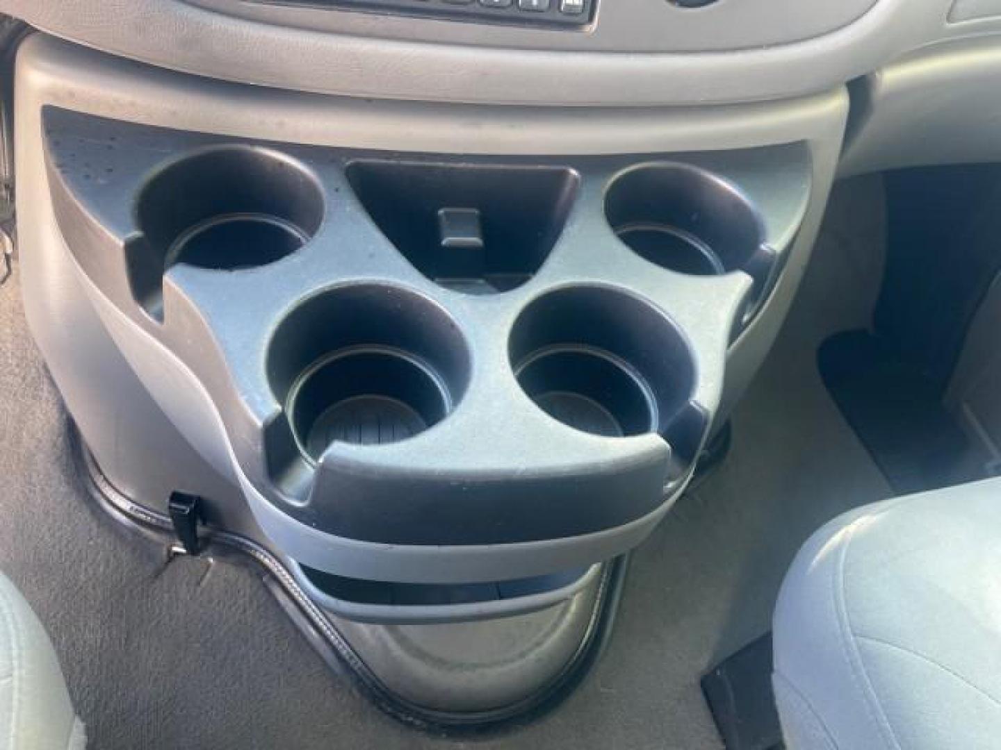 2006 Oxford White /Medium Flint Ford Econoline Wagon XLT LOW MILES 76,474 E350 15 PASS (1FBSS31L36H) with an 5.4L EFI V8 Engine engine, Automatic transmission, located at 4701 North Dixie Hwy, Pompano Beach, FL, 33064, (954) 422-2889, 26.240938, -80.123474 - OUR WEBPAGE FLORIDACARS1.COM HAS OVER 100 PHOTOS AND FREE CARFAX LINK 2006 FORD E-SERIES E-350 SD XLT 15 PASSENGER VAN NEW $29,805 VIN: 1FBSS31L36HA01462 1 F B S S 3 1 L 3 6 H A 0 1 4 6 2 VAN 5.4L V8 F GASOLINE REAR WHEEL DRIVE Features ABS Brakes Air Conditioning AM/FM Stereo Automatic Transmission - Photo#60