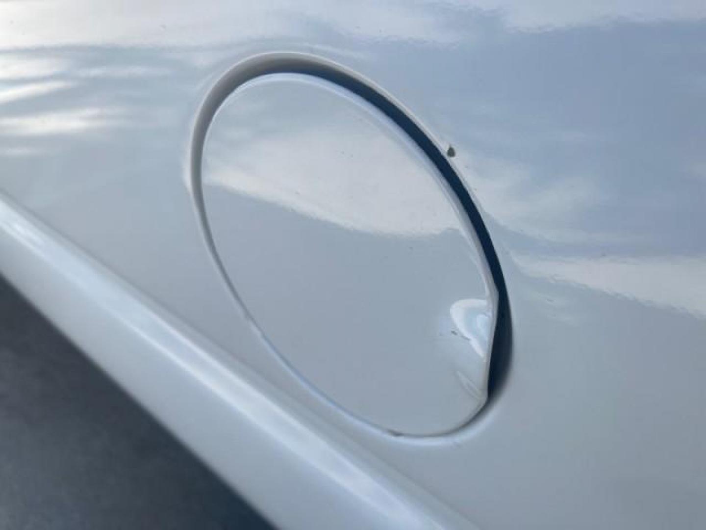 2006 Oxford White /Medium Flint Ford Econoline Wagon XLT LOW MILES 76,474 E350 15 PASS (1FBSS31L36H) with an 5.4L EFI V8 Engine engine, Automatic transmission, located at 4701 North Dixie Hwy, Pompano Beach, FL, 33064, (954) 422-2889, 26.240938, -80.123474 - OUR WEBPAGE FLORIDACARS1.COM HAS OVER 100 PHOTOS AND FREE CARFAX LINK 2006 FORD E-SERIES E-350 SD XLT 15 PASSENGER VAN NEW $29,805 VIN: 1FBSS31L36HA01462 1 F B S S 3 1 L 3 6 H A 0 1 4 6 2 VAN 5.4L V8 F GASOLINE REAR WHEEL DRIVE Features ABS Brakes Air Conditioning AM/FM Stereo Automatic Transmission - Photo#89