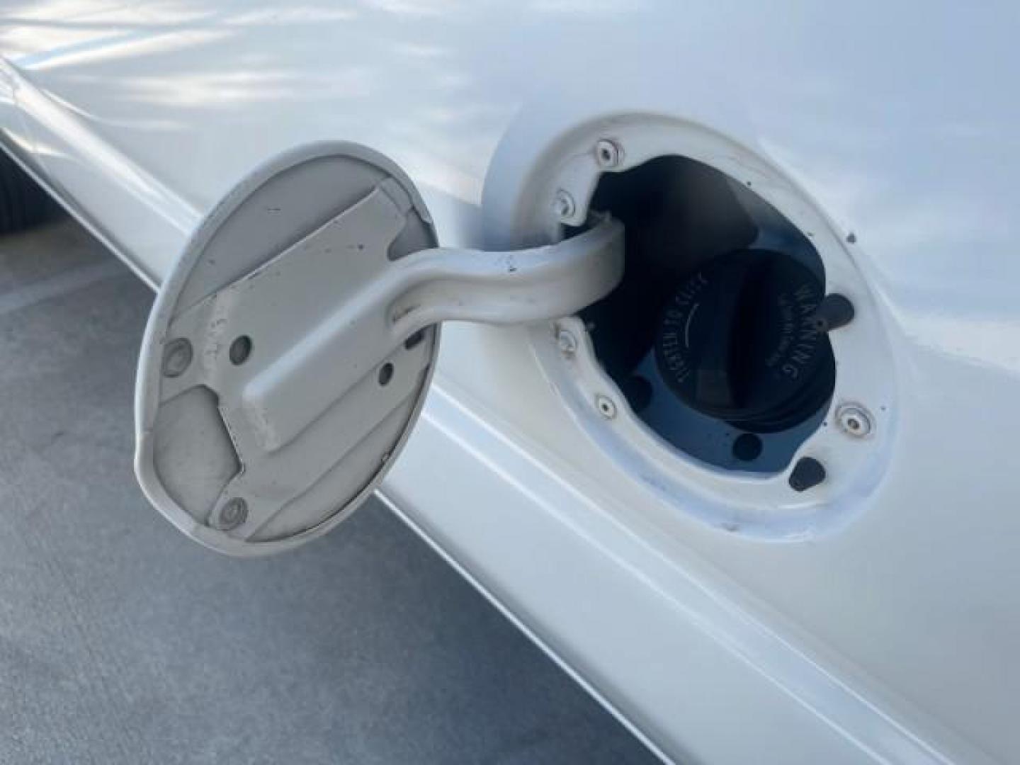 2006 Oxford White /Medium Flint Ford Econoline Wagon XLT LOW MILES 76,474 E350 15 PASS (1FBSS31L36H) with an 5.4L EFI V8 Engine engine, Automatic transmission, located at 4701 North Dixie Hwy, Pompano Beach, FL, 33064, (954) 422-2889, 26.240938, -80.123474 - OUR WEBPAGE FLORIDACARS1.COM HAS OVER 100 PHOTOS AND FREE CARFAX LINK 2006 FORD E-SERIES E-350 SD XLT 15 PASSENGER VAN NEW $29,805 VIN: 1FBSS31L36HA01462 1 F B S S 3 1 L 3 6 H A 0 1 4 6 2 VAN 5.4L V8 F GASOLINE REAR WHEEL DRIVE Features ABS Brakes Air Conditioning AM/FM Stereo Automatic Transmission - Photo#90