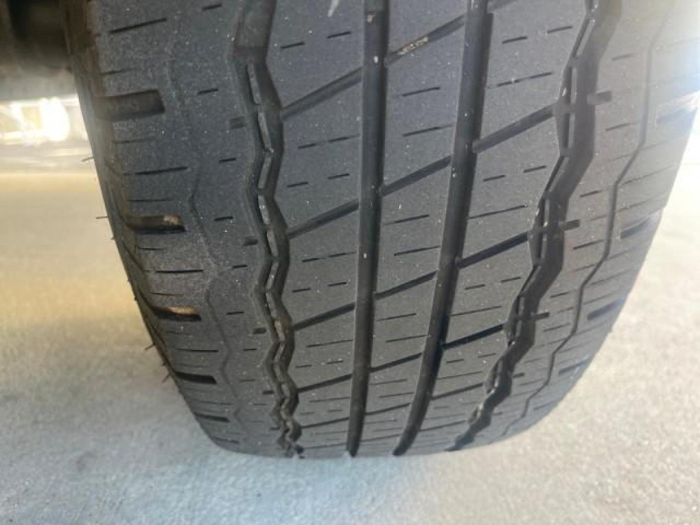 2006 Oxford White /Medium Flint Ford Econoline Wagon XLT LOW MILES 76,474 E350 15 PASS (1FBSS31L36H) with an 5.4L EFI V8 Engine engine, Automatic transmission, located at 4701 North Dixie Hwy, Pompano Beach, FL, 33064, (954) 422-2889, 26.240938, -80.123474 - OUR WEBPAGE FLORIDACARS1.COM HAS OVER 100 PHOTOS AND FREE CARFAX LINK 2006 FORD E-SERIES E-350 SD XLT 15 PASSENGER VAN NEW $29,805 VIN: 1FBSS31L36HA01462 1 F B S S 3 1 L 3 6 H A 0 1 4 6 2 VAN 5.4L V8 F GASOLINE REAR WHEEL DRIVE Features ABS Brakes Air Conditioning AM/FM Stereo Automatic Transmission - Photo#92