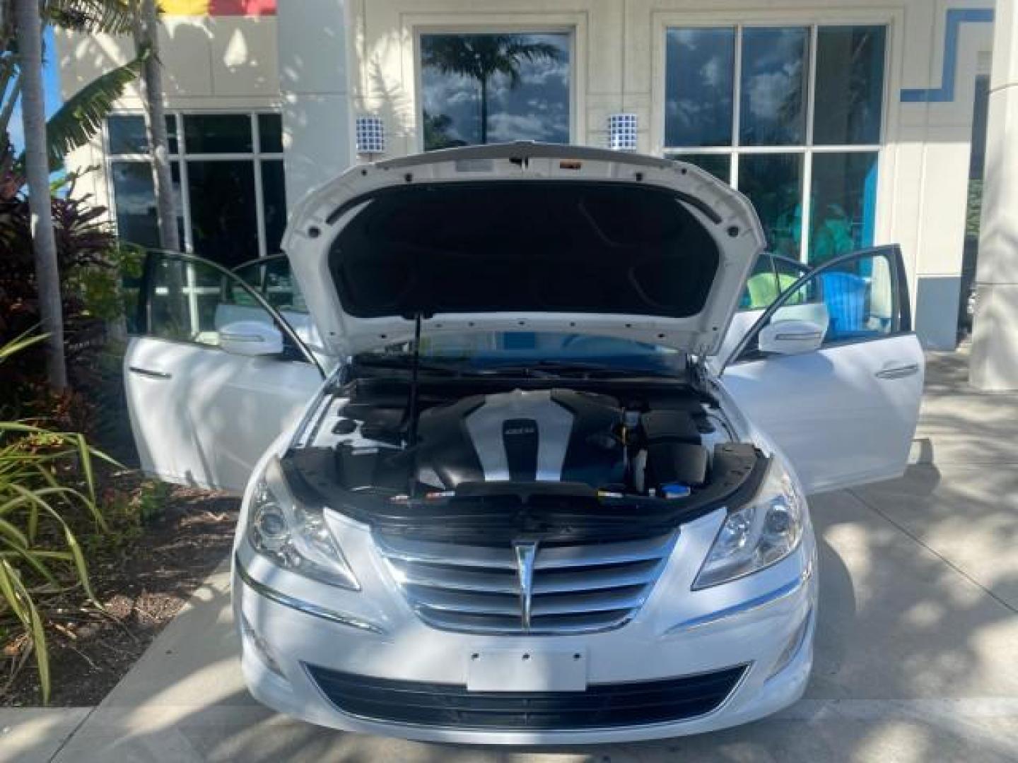 2013 White Satin Pearl /Saddle Hyundai Genesis 3.8L LOW MILES 33,576 (KMHGC4DD5DU) with an 3.8L DOHC GDI 24-Valve V6 Engine engine, Automatic transmission, located at 4701 North Dixie Hwy, Pompano Beach, FL, 33064, (954) 422-2889, 26.240938, -80.123474 - OUR WEBPAGE FLORIDACARS1.COM HAS OVER 100 PHOTOS AND FREE CARFAX LINK 2013 HYUNDAI GENESIS 3.8L VIN: KMHGC4DD5DU257871 K M H G C 4 D D 5 D U 2 5 7 8 7 1 SEDAN 4 DR 3.8L V6 F DOHC 24V GASOLINE REAR WHEEL DRIVE Features ABS Brakes Air Conditioning Alloy Wheels AM/FM Stereo Automatic Transmission Auxil - Photo#17