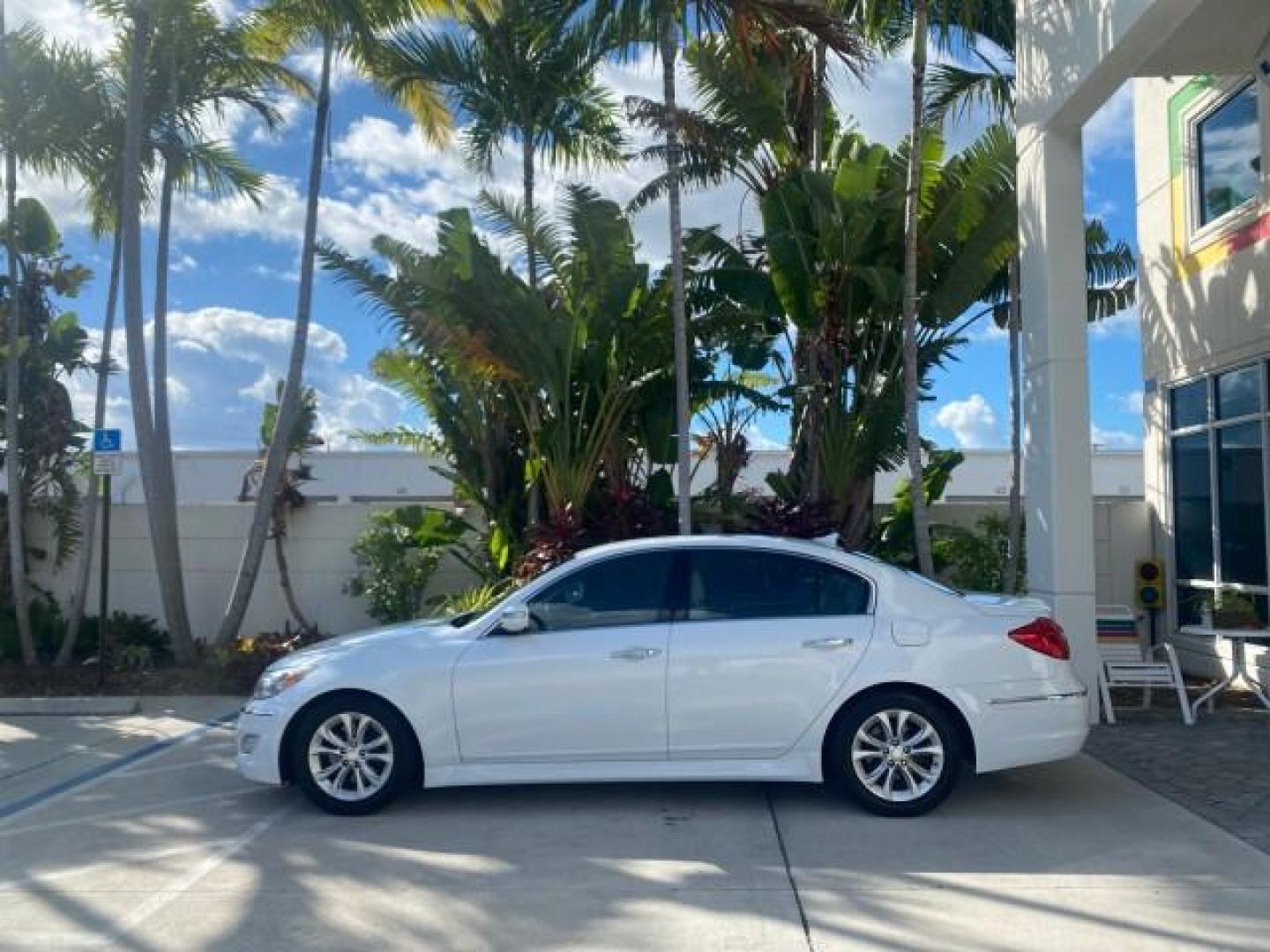 2013 White Satin Pearl /Saddle Hyundai Genesis 3.8L LOW MILES 33,576 (KMHGC4DD5DU) with an 3.8L DOHC GDI 24-Valve V6 Engine engine, Automatic transmission, located at 4701 North Dixie Hwy, Pompano Beach, FL, 33064, (954) 422-2889, 26.240938, -80.123474 - OUR WEBPAGE FLORIDACARS1.COM HAS OVER 100 PHOTOS AND FREE CARFAX LINK 2013 HYUNDAI GENESIS 3.8L VIN: KMHGC4DD5DU257871 K M H G C 4 D D 5 D U 2 5 7 8 7 1 SEDAN 4 DR 3.8L V6 F DOHC 24V GASOLINE REAR WHEEL DRIVE Features ABS Brakes Air Conditioning Alloy Wheels AM/FM Stereo Automatic Transmission Auxil - Photo#31
