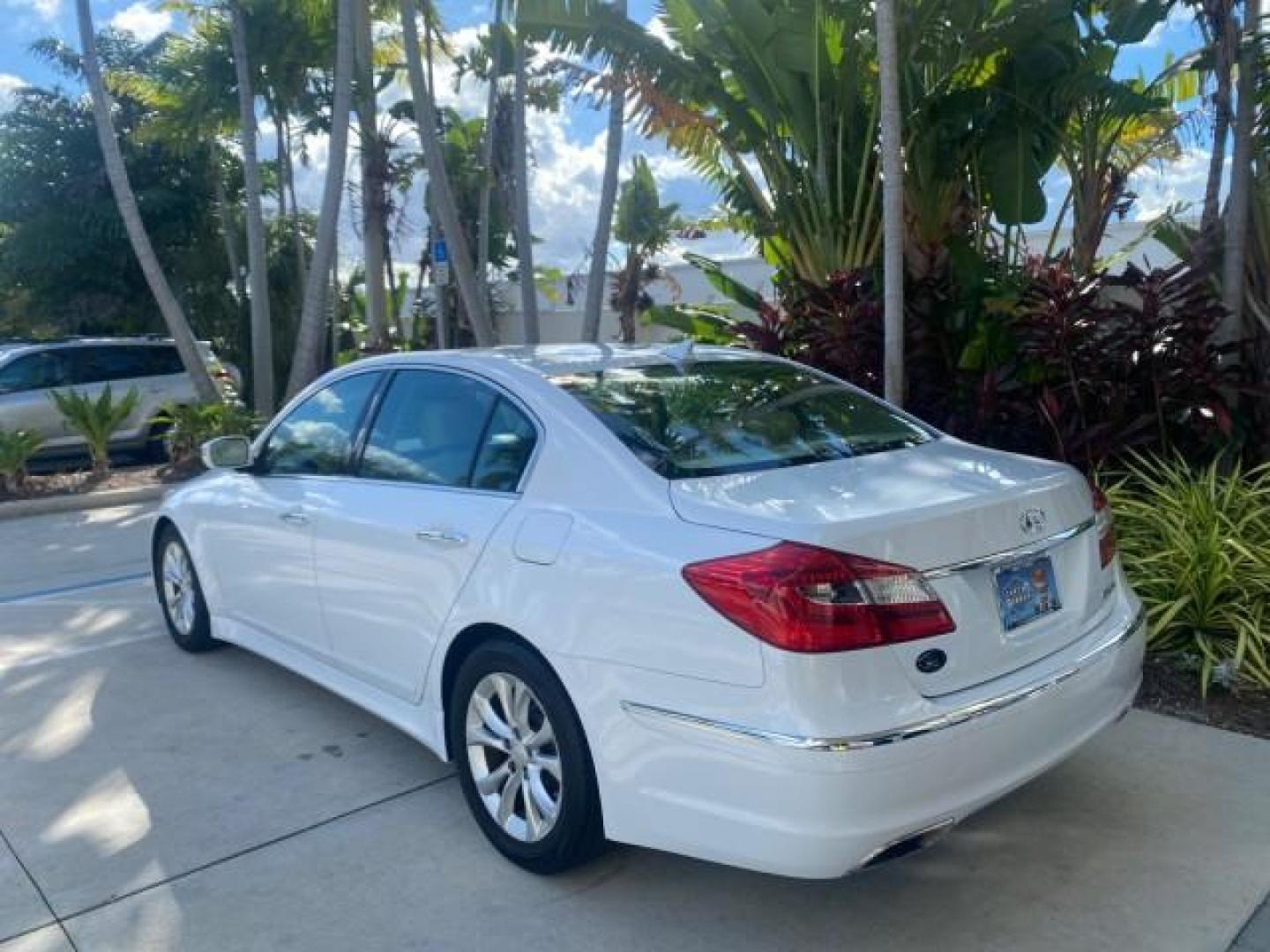 2013 White Satin Pearl /Saddle Hyundai Genesis 3.8L LOW MILES 33,576 (KMHGC4DD5DU) with an 3.8L DOHC GDI 24-Valve V6 Engine engine, Automatic transmission, located at 4701 North Dixie Hwy, Pompano Beach, FL, 33064, (954) 422-2889, 26.240938, -80.123474 - OUR WEBPAGE FLORIDACARS1.COM HAS OVER 100 PHOTOS AND FREE CARFAX LINK 2013 HYUNDAI GENESIS 3.8L VIN: KMHGC4DD5DU257871 K M H G C 4 D D 5 D U 2 5 7 8 7 1 SEDAN 4 DR 3.8L V6 F DOHC 24V GASOLINE REAR WHEEL DRIVE Features ABS Brakes Air Conditioning Alloy Wheels AM/FM Stereo Automatic Transmission Auxil - Photo#34