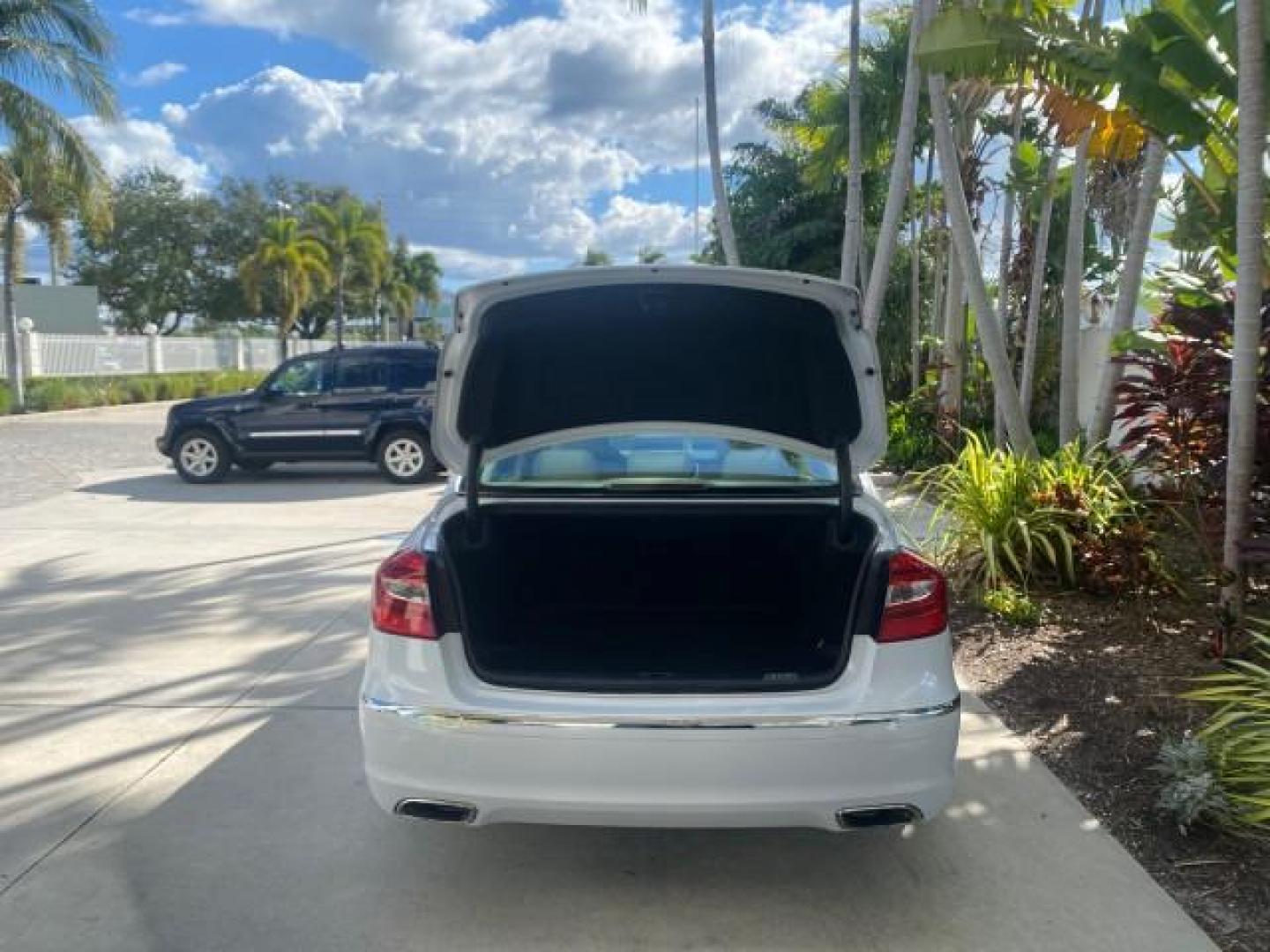 2013 White Satin Pearl /Saddle Hyundai Genesis 3.8L LOW MILES 33,576 (KMHGC4DD5DU) with an 3.8L DOHC GDI 24-Valve V6 Engine engine, Automatic transmission, located at 4701 North Dixie Hwy, Pompano Beach, FL, 33064, (954) 422-2889, 26.240938, -80.123474 - OUR WEBPAGE FLORIDACARS1.COM HAS OVER 100 PHOTOS AND FREE CARFAX LINK 2013 HYUNDAI GENESIS 3.8L VIN: KMHGC4DD5DU257871 K M H G C 4 D D 5 D U 2 5 7 8 7 1 SEDAN 4 DR 3.8L V6 F DOHC 24V GASOLINE REAR WHEEL DRIVE Features ABS Brakes Air Conditioning Alloy Wheels AM/FM Stereo Automatic Transmission Auxil - Photo#90