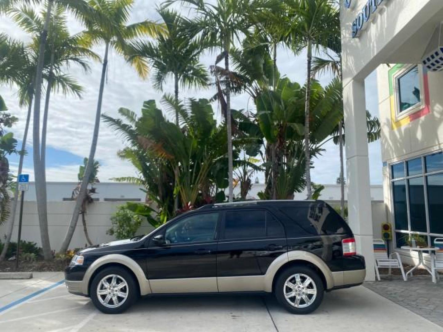 2008 Black /Camel Ford Taurus X Eddie Bauer LOW MILES 46,208 (1FMDK07W38G) with an 3.5L SMPI 24-Valve V6 Duratec Engine engine, Automatic transmission, located at 4701 North Dixie Hwy, Pompano Beach, FL, 33064, (954) 422-2889, 26.240938, -80.123474 - OUR WEBPAGE FLORIDACARS1.COM HAS OVER 100 PHOTOS AND FREE CARFAX LINK 2008 FORD TAURUS X EDDIE BAUER SUNROOF VIN: 1FMDK07W38GA10624 1 F M D K 0 7 W 3 8 G A 1 0 6 2 4 4 DOOR WAGON/SPORT UTILITY 3.5L V6 F GASOLINE FRONT WHEEL DRIVE Features ABS Brakes Air Conditioning Alloy Wheels AM/FM Stereo Automat - Photo#4