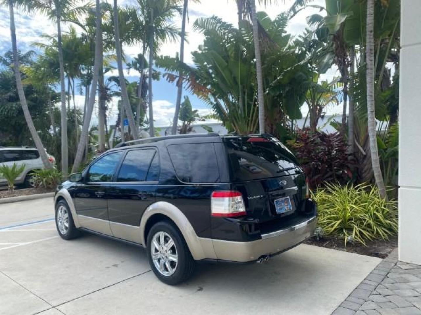 2008 Black /Camel Ford Taurus X Eddie Bauer LOW MILES 46,208 (1FMDK07W38G) with an 3.5L SMPI 24-Valve V6 Duratec Engine engine, Automatic transmission, located at 4701 North Dixie Hwy, Pompano Beach, FL, 33064, (954) 422-2889, 26.240938, -80.123474 - OUR WEBPAGE FLORIDACARS1.COM HAS OVER 100 PHOTOS AND FREE CARFAX LINK 2008 FORD TAURUS X EDDIE BAUER SUNROOF VIN: 1FMDK07W38GA10624 1 F M D K 0 7 W 3 8 G A 1 0 6 2 4 4 DOOR WAGON/SPORT UTILITY 3.5L V6 F GASOLINE FRONT WHEEL DRIVE Features ABS Brakes Air Conditioning Alloy Wheels AM/FM Stereo Automat - Photo#5