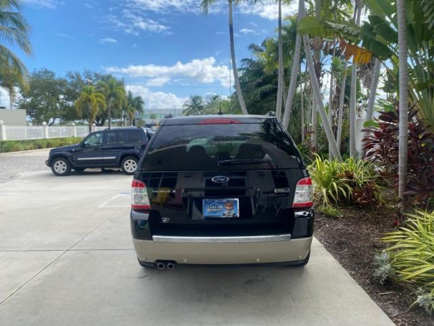2008 Black /Camel Ford Taurus X Eddie Bauer LOW MILES 46,208 (1FMDK07W38G) with an 3.5L SMPI 24-Valve V6 Duratec Engine engine, Automatic transmission, located at 4701 North Dixie Hwy, Pompano Beach, FL, 33064, (954) 422-2889, 26.240938, -80.123474 - OUR WEBPAGE FLORIDACARS1.COM HAS OVER 100 PHOTOS AND FREE CARFAX LINK 2008 FORD TAURUS X EDDIE BAUER SUNROOF VIN: 1FMDK07W38GA10624 1 F M D K 0 7 W 3 8 G A 1 0 6 2 4 4 DOOR WAGON/SPORT UTILITY 3.5L V6 F GASOLINE FRONT WHEEL DRIVE Features ABS Brakes Air Conditioning Alloy Wheels AM/FM Stereo Automat - Photo#6