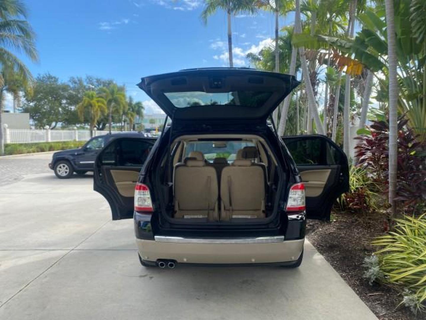 2008 Black /Camel Ford Taurus X Eddie Bauer LOW MILES 46,208 (1FMDK07W38G) with an 3.5L SMPI 24-Valve V6 Duratec Engine engine, Automatic transmission, located at 4701 North Dixie Hwy, Pompano Beach, FL, 33064, (954) 422-2889, 26.240938, -80.123474 - OUR WEBPAGE FLORIDACARS1.COM HAS OVER 100 PHOTOS AND FREE CARFAX LINK 2008 FORD TAURUS X EDDIE BAUER SUNROOF VIN: 1FMDK07W38GA10624 1 F M D K 0 7 W 3 8 G A 1 0 6 2 4 4 DOOR WAGON/SPORT UTILITY 3.5L V6 F GASOLINE FRONT WHEEL DRIVE Features ABS Brakes Air Conditioning Alloy Wheels AM/FM Stereo Automat - Photo#15
