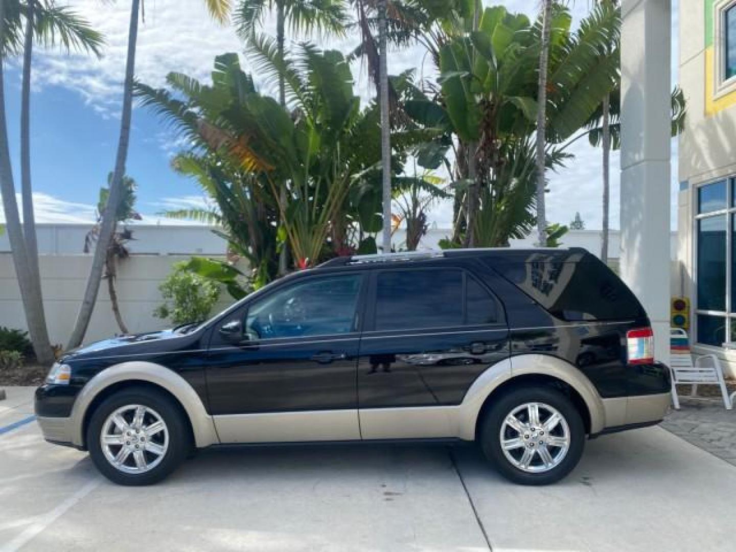 2008 Black /Camel Ford Taurus X Eddie Bauer LOW MILES 46,208 (1FMDK07W38G) with an 3.5L SMPI 24-Valve V6 Duratec Engine engine, Automatic transmission, located at 4701 North Dixie Hwy, Pompano Beach, FL, 33064, (954) 422-2889, 26.240938, -80.123474 - OUR WEBPAGE FLORIDACARS1.COM HAS OVER 100 PHOTOS AND FREE CARFAX LINK 2008 FORD TAURUS X EDDIE BAUER SUNROOF VIN: 1FMDK07W38GA10624 1 F M D K 0 7 W 3 8 G A 1 0 6 2 4 4 DOOR WAGON/SPORT UTILITY 3.5L V6 F GASOLINE FRONT WHEEL DRIVE Features ABS Brakes Air Conditioning Alloy Wheels AM/FM Stereo Automat - Photo#31