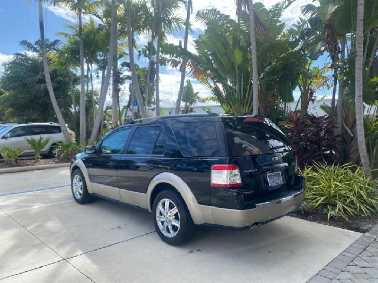 2008 Black /Camel Ford Taurus X Eddie Bauer LOW MILES 46,208 (1FMDK07W38G) with an 3.5L SMPI 24-Valve V6 Duratec Engine engine, Automatic transmission, located at 4701 North Dixie Hwy, Pompano Beach, FL, 33064, (954) 422-2889, 26.240938, -80.123474 - OUR WEBPAGE FLORIDACARS1.COM HAS OVER 100 PHOTOS AND FREE CARFAX LINK 2008 FORD TAURUS X EDDIE BAUER SUNROOF VIN: 1FMDK07W38GA10624 1 F M D K 0 7 W 3 8 G A 1 0 6 2 4 4 DOOR WAGON/SPORT UTILITY 3.5L V6 F GASOLINE FRONT WHEEL DRIVE Features ABS Brakes Air Conditioning Alloy Wheels AM/FM Stereo Automat - Photo#32