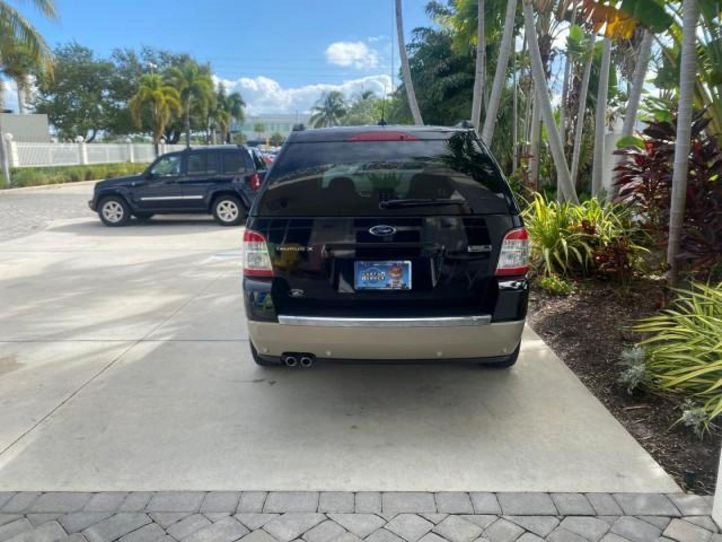 2008 Black /Camel Ford Taurus X Eddie Bauer LOW MILES 46,208 (1FMDK07W38G) with an 3.5L SMPI 24-Valve V6 Duratec Engine engine, Automatic transmission, located at 4701 North Dixie Hwy, Pompano Beach, FL, 33064, (954) 422-2889, 26.240938, -80.123474 - OUR WEBPAGE FLORIDACARS1.COM HAS OVER 100 PHOTOS AND FREE CARFAX LINK 2008 FORD TAURUS X EDDIE BAUER SUNROOF VIN: 1FMDK07W38GA10624 1 F M D K 0 7 W 3 8 G A 1 0 6 2 4 4 DOOR WAGON/SPORT UTILITY 3.5L V6 F GASOLINE FRONT WHEEL DRIVE Features ABS Brakes Air Conditioning Alloy Wheels AM/FM Stereo Automat - Photo#34