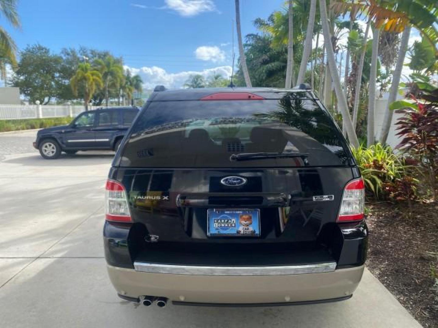 2008 Black /Camel Ford Taurus X Eddie Bauer LOW MILES 46,208 (1FMDK07W38G) with an 3.5L SMPI 24-Valve V6 Duratec Engine engine, Automatic transmission, located at 4701 North Dixie Hwy, Pompano Beach, FL, 33064, (954) 422-2889, 26.240938, -80.123474 - OUR WEBPAGE FLORIDACARS1.COM HAS OVER 100 PHOTOS AND FREE CARFAX LINK 2008 FORD TAURUS X EDDIE BAUER SUNROOF VIN: 1FMDK07W38GA10624 1 F M D K 0 7 W 3 8 G A 1 0 6 2 4 4 DOOR WAGON/SPORT UTILITY 3.5L V6 F GASOLINE FRONT WHEEL DRIVE Features ABS Brakes Air Conditioning Alloy Wheels AM/FM Stereo Automat - Photo#35