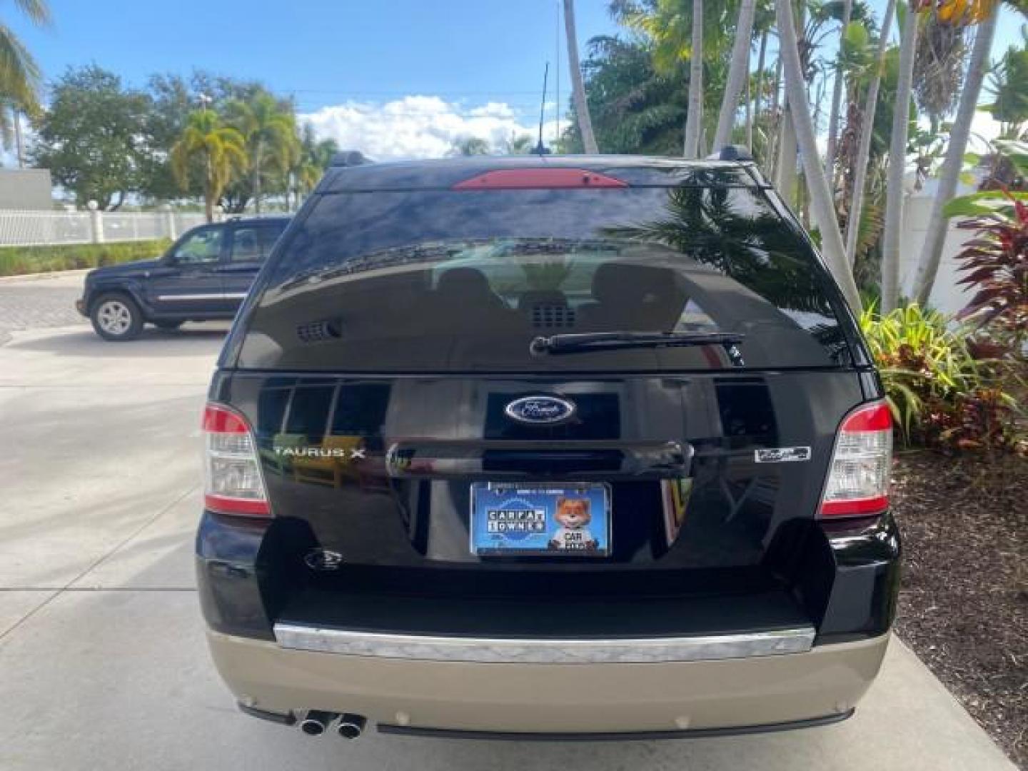 2008 Black /Camel Ford Taurus X Eddie Bauer LOW MILES 46,208 (1FMDK07W38G) with an 3.5L SMPI 24-Valve V6 Duratec Engine engine, Automatic transmission, located at 4701 North Dixie Hwy, Pompano Beach, FL, 33064, (954) 422-2889, 26.240938, -80.123474 - OUR WEBPAGE FLORIDACARS1.COM HAS OVER 100 PHOTOS AND FREE CARFAX LINK 2008 FORD TAURUS X EDDIE BAUER SUNROOF VIN: 1FMDK07W38GA10624 1 F M D K 0 7 W 3 8 G A 1 0 6 2 4 4 DOOR WAGON/SPORT UTILITY 3.5L V6 F GASOLINE FRONT WHEEL DRIVE Features ABS Brakes Air Conditioning Alloy Wheels AM/FM Stereo Automat - Photo#96
