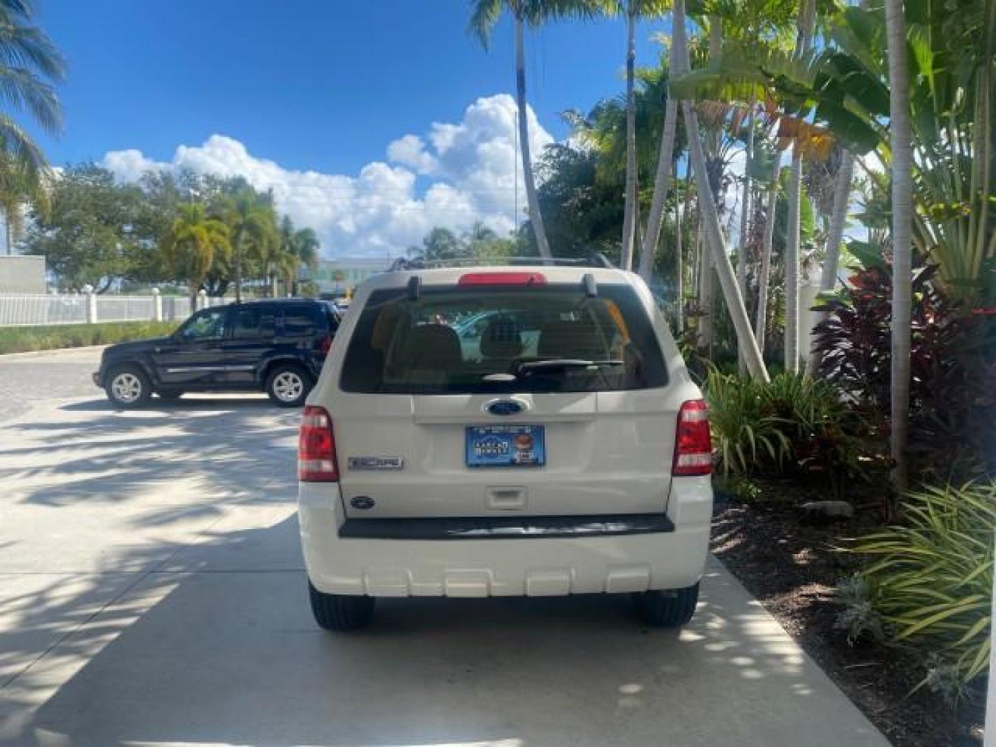 2011 Oxford White /Stone Ford Escape XLS LOW MILES 28,150 (1FMCU0C76BK) with an 2.5L I4 Duratec Engine engine, Automatic transmission, located at 4701 North Dixie Hwy, Pompano Beach, FL, 33064, (954) 422-2889, 26.240938, -80.123474 - OUR WEBPAGE FLORIDACARS1.COM HAS OVER 100 PHOTOS AND FREE CARFAX LINK 2011 FORD ESCAPE XLS VIN: 1FMCU0C76BKB57805 1 F M C U 0 C 7 6 B K B 5 7 8 0 5 4 DOOR WAGON/SPORT UTILITY 2.5L I4 F DOHC 16V GASOLINE FRONT WHEEL DRIVE Features ABS Brakes Air Conditioning Alloy Wheels AM/FM Stereo Automatic Transm - Photo#6