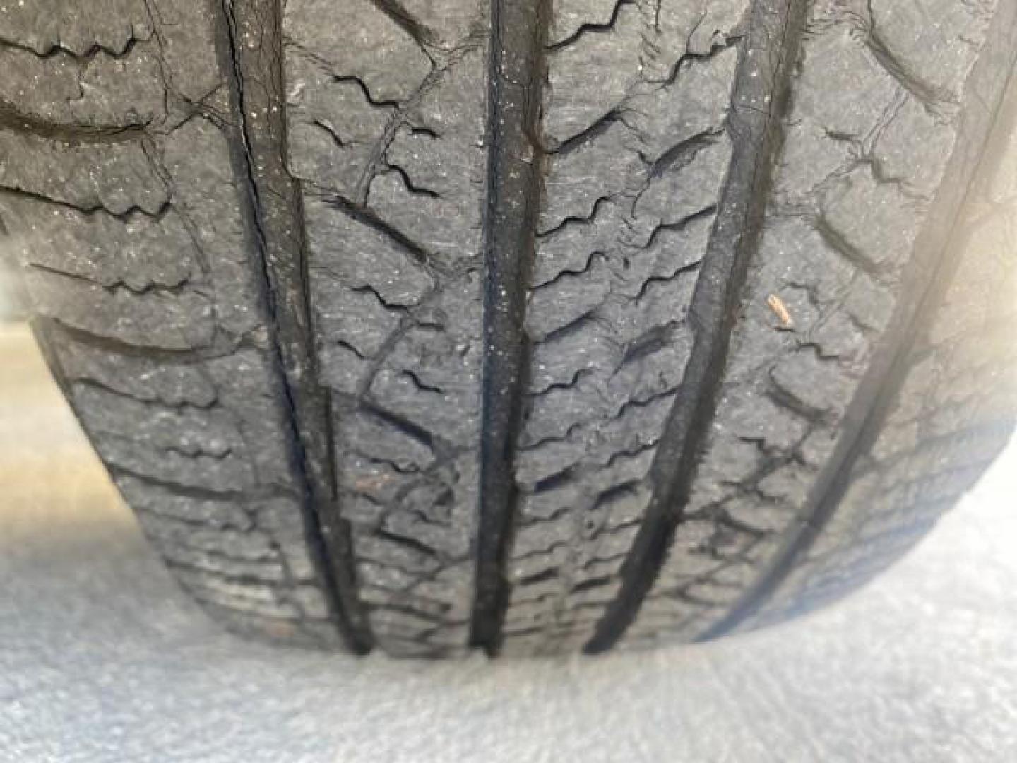 2011 Oxford White /Stone Ford Escape XLS LOW MILES 28,150 (1FMCU0C76BK) with an 2.5L I4 Duratec Engine engine, Automatic transmission, located at 4701 North Dixie Hwy, Pompano Beach, FL, 33064, (954) 422-2889, 26.240938, -80.123474 - OUR WEBPAGE FLORIDACARS1.COM HAS OVER 100 PHOTOS AND FREE CARFAX LINK 2011 FORD ESCAPE XLS VIN: 1FMCU0C76BKB57805 1 F M C U 0 C 7 6 B K B 5 7 8 0 5 4 DOOR WAGON/SPORT UTILITY 2.5L I4 F DOHC 16V GASOLINE FRONT WHEEL DRIVE Features ABS Brakes Air Conditioning Alloy Wheels AM/FM Stereo Automatic Transm - Photo#20