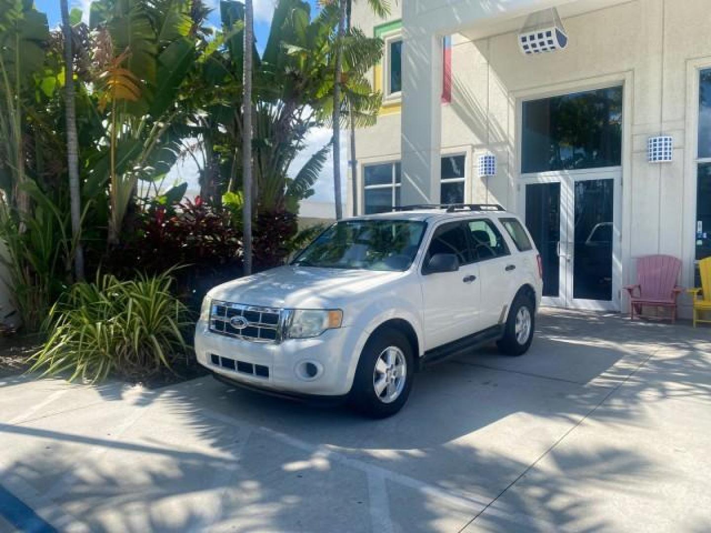 2011 Oxford White /Stone Ford Escape XLS LOW MILES 28,150 (1FMCU0C76BK) with an 2.5L I4 Duratec Engine engine, Automatic transmission, located at 4701 North Dixie Hwy, Pompano Beach, FL, 33064, (954) 422-2889, 26.240938, -80.123474 - OUR WEBPAGE FLORIDACARS1.COM HAS OVER 100 PHOTOS AND FREE CARFAX LINK 2011 FORD ESCAPE XLS VIN: 1FMCU0C76BKB57805 1 F M C U 0 C 7 6 B K B 5 7 8 0 5 4 DOOR WAGON/SPORT UTILITY 2.5L I4 F DOHC 16V GASOLINE FRONT WHEEL DRIVE Features ABS Brakes Air Conditioning Alloy Wheels AM/FM Stereo Automatic Transm - Photo#28