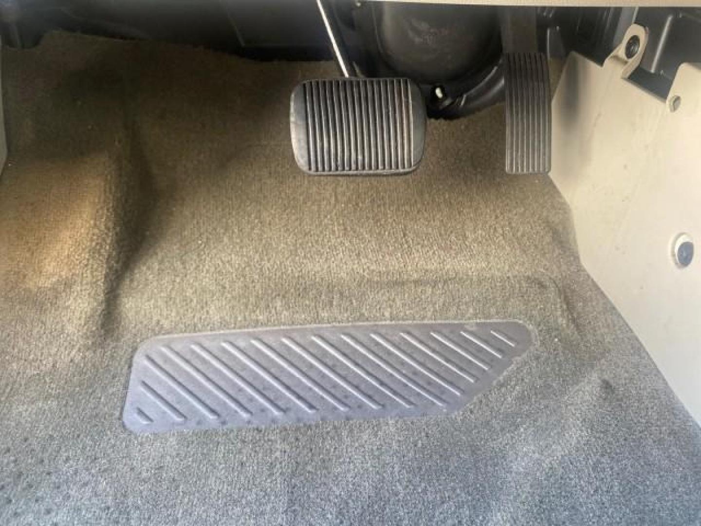 2011 Oxford White /Stone Ford Escape XLS LOW MILES 28,150 (1FMCU0C76BK) with an 2.5L I4 Duratec Engine engine, Automatic transmission, located at 4701 North Dixie Hwy, Pompano Beach, FL, 33064, (954) 422-2889, 26.240938, -80.123474 - OUR WEBPAGE FLORIDACARS1.COM HAS OVER 100 PHOTOS AND FREE CARFAX LINK 2011 FORD ESCAPE XLS VIN: 1FMCU0C76BKB57805 1 F M C U 0 C 7 6 B K B 5 7 8 0 5 4 DOOR WAGON/SPORT UTILITY 2.5L I4 F DOHC 16V GASOLINE FRONT WHEEL DRIVE Features ABS Brakes Air Conditioning Alloy Wheels AM/FM Stereo Automatic Transm - Photo#54