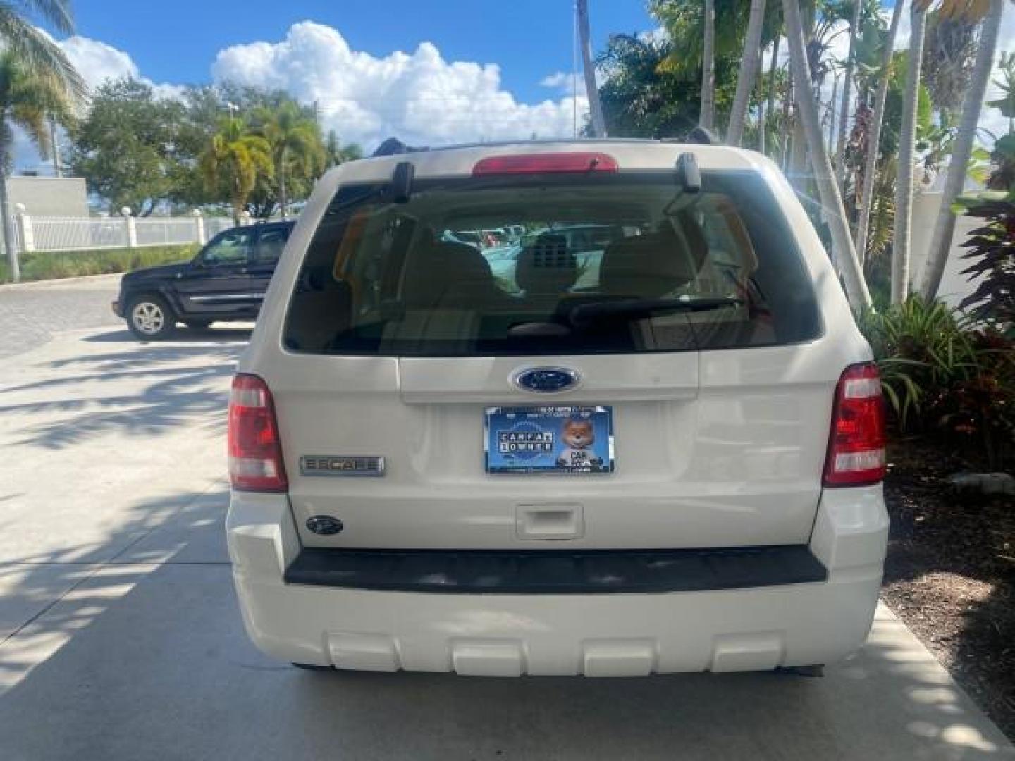 2011 Oxford White /Stone Ford Escape XLS LOW MILES 28,150 (1FMCU0C76BK) with an 2.5L I4 Duratec Engine engine, Automatic transmission, located at 4701 North Dixie Hwy, Pompano Beach, FL, 33064, (954) 422-2889, 26.240938, -80.123474 - OUR WEBPAGE FLORIDACARS1.COM HAS OVER 100 PHOTOS AND FREE CARFAX LINK 2011 FORD ESCAPE XLS VIN: 1FMCU0C76BKB57805 1 F M C U 0 C 7 6 B K B 5 7 8 0 5 4 DOOR WAGON/SPORT UTILITY 2.5L I4 F DOHC 16V GASOLINE FRONT WHEEL DRIVE Features ABS Brakes Air Conditioning Alloy Wheels AM/FM Stereo Automatic Transm - Photo#88