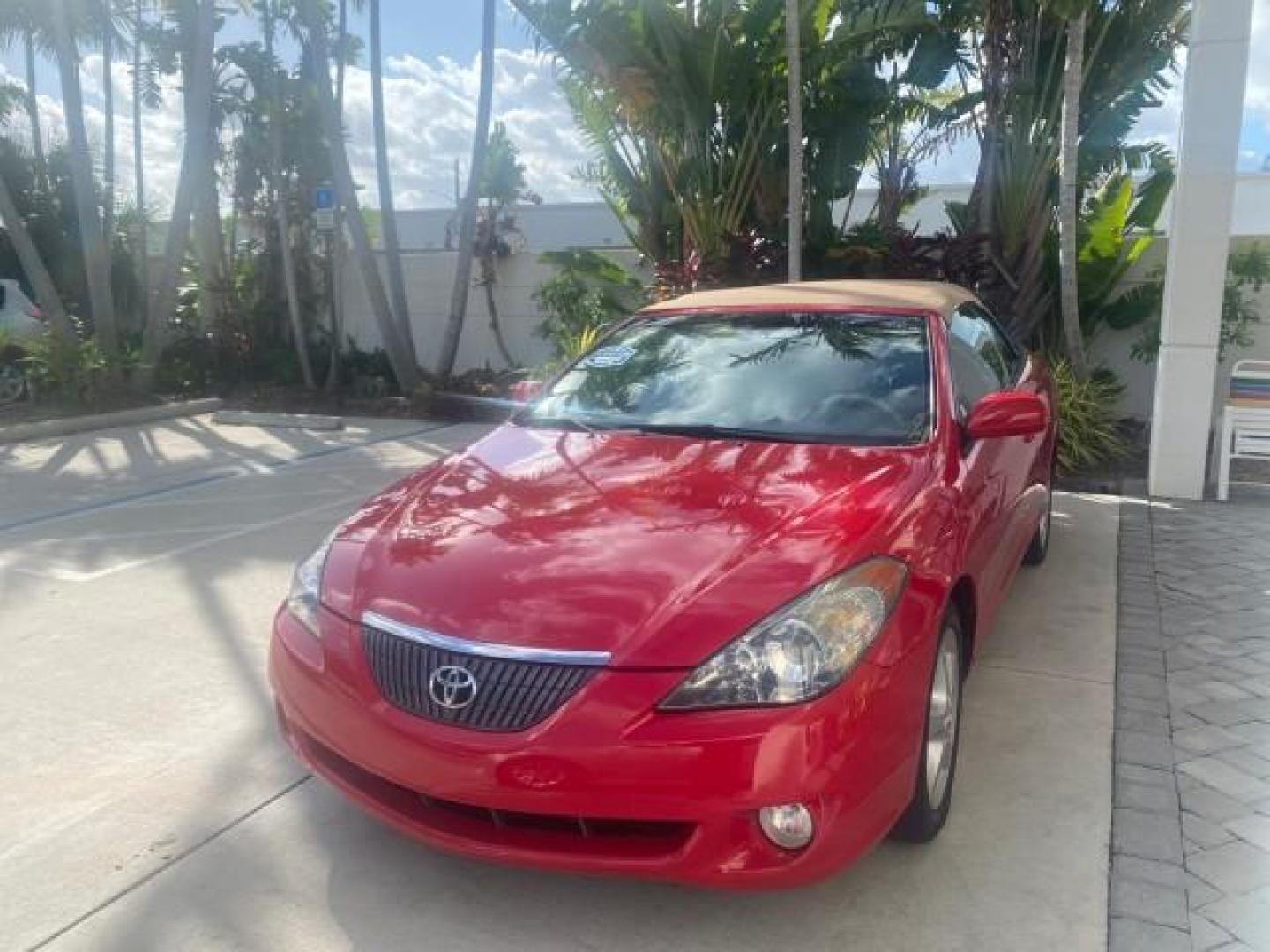 2005 Absolutely Red /Ivory Toyota Camry Solara SLE LOW MILES 63,889 (4T1FA38P85U) with an 3.3L DOHC SEFI VVT-i 24-Valve V6 Engine engine, Automatic transmission, located at 4701 North Dixie Hwy, Pompano Beach, FL, 33064, (954) 422-2889, 26.240938, -80.123474 - OUR WEBPAGE FLORIDACARS1.COM HAS OVER 100 PHOTOS AND FREE CARFAX LINK 2005 TOYOTA CAMRY SOLARA SLE V6 LOADED TOP OF THE LINE VIN: 4T1FA38P85U063157 4 T 1 F A 3 8 P 8 5 U 0 6 3 1 5 7 CONVERTIBLE 3.3L V6 F DOHC 24V GASOLINE FRONT WHEEL DRIVE Features ABS Brakes Air Conditioning Alloy Wheels AM/FM Ster - Photo#3