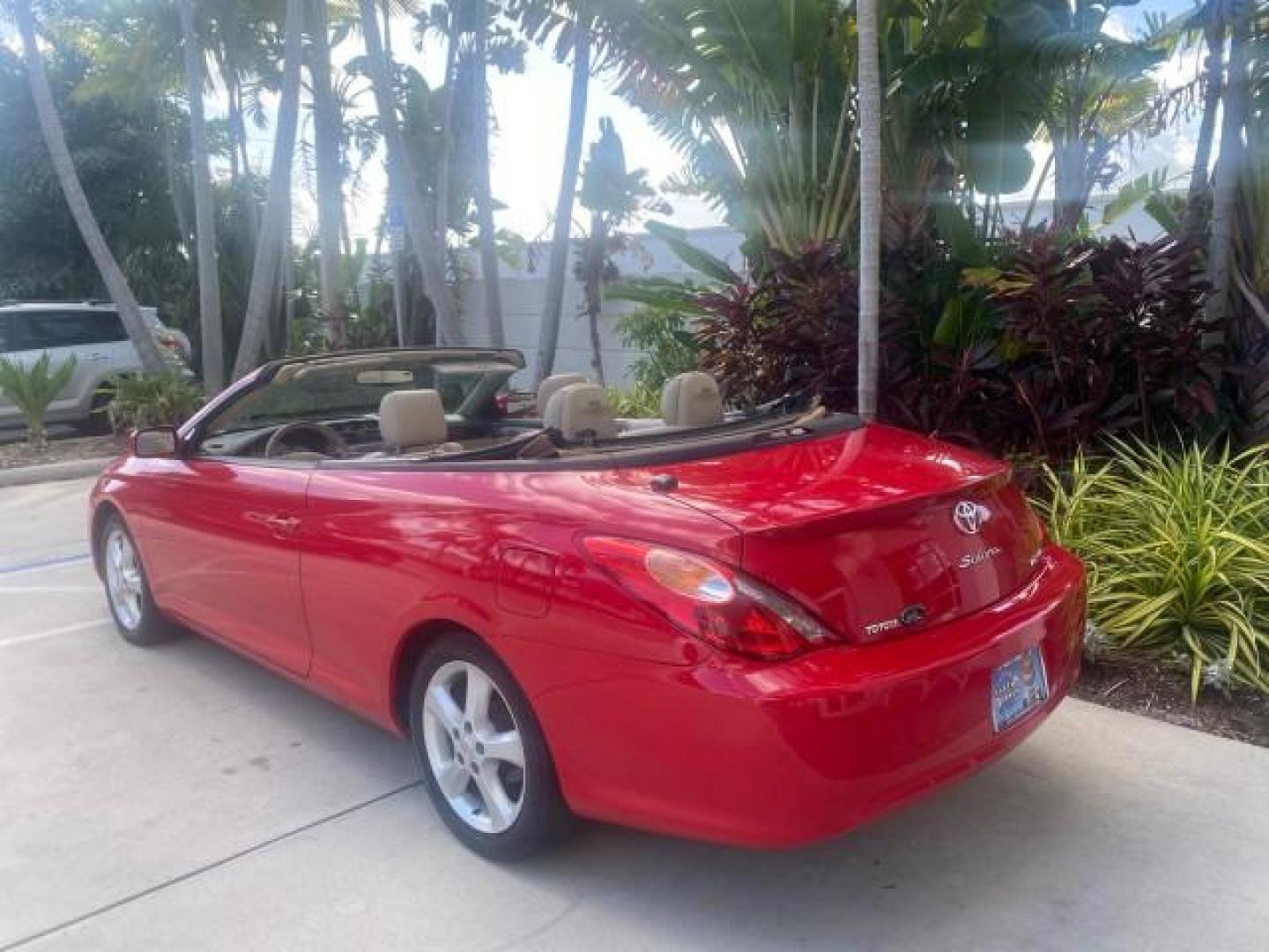 2005 Absolutely Red /Ivory Toyota Camry Solara SLE LOW MILES 63,889 (4T1FA38P85U) with an 3.3L DOHC SEFI VVT-i 24-Valve V6 Engine engine, Automatic transmission, located at 4701 North Dixie Hwy, Pompano Beach, FL, 33064, (954) 422-2889, 26.240938, -80.123474 - OUR WEBPAGE FLORIDACARS1.COM HAS OVER 100 PHOTOS AND FREE CARFAX LINK 2005 TOYOTA CAMRY SOLARA SLE V6 LOADED TOP OF THE LINE VIN: 4T1FA38P85U063157 4 T 1 F A 3 8 P 8 5 U 0 6 3 1 5 7 CONVERTIBLE 3.3L V6 F DOHC 24V GASOLINE FRONT WHEEL DRIVE Features ABS Brakes Air Conditioning Alloy Wheels AM/FM Ster - Photo#44