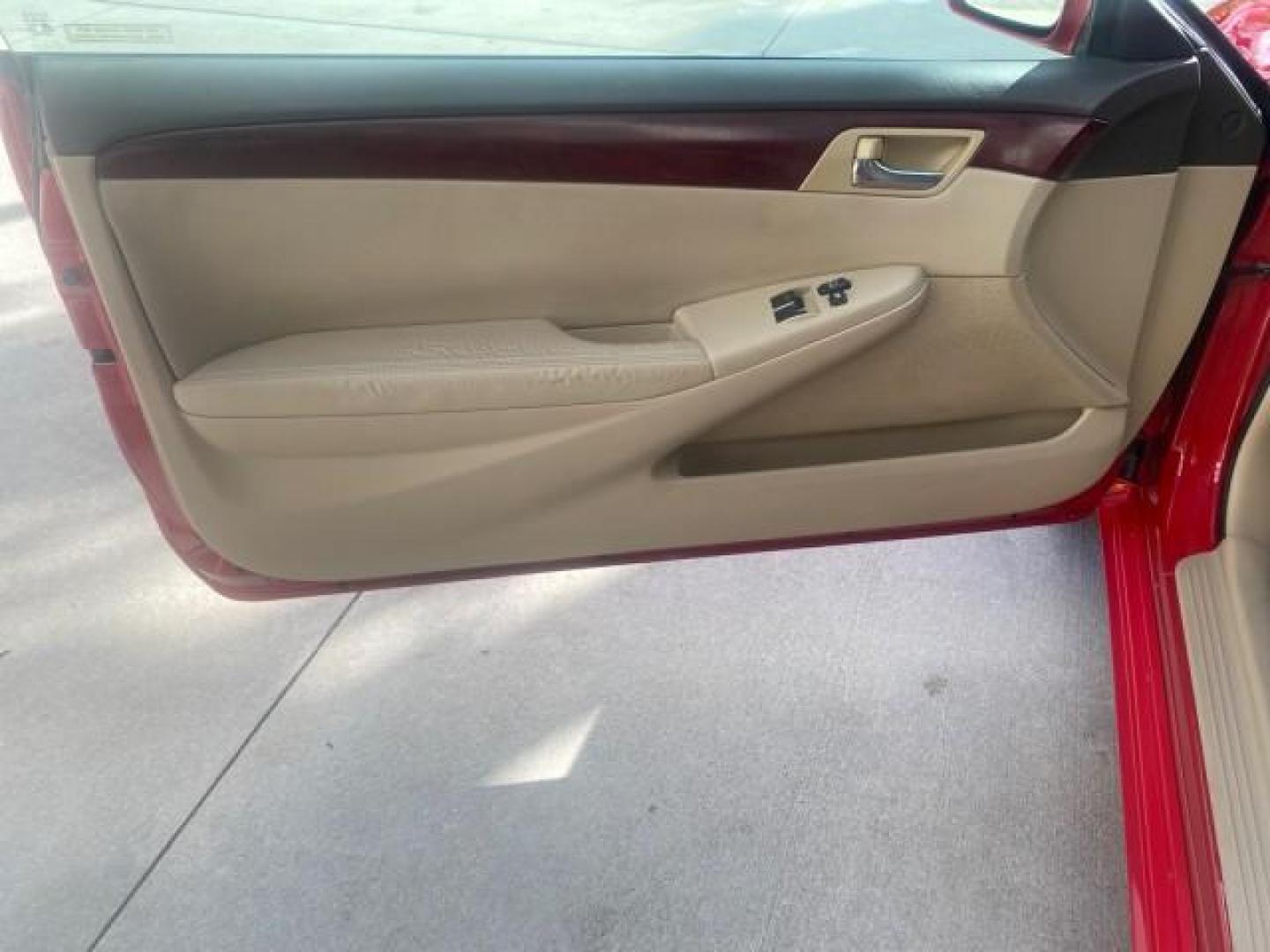 2005 Absolutely Red /Ivory Toyota Camry Solara SLE LOW MILES 63,889 (4T1FA38P85U) with an 3.3L DOHC SEFI VVT-i 24-Valve V6 Engine engine, Automatic transmission, located at 4701 North Dixie Hwy, Pompano Beach, FL, 33064, (954) 422-2889, 26.240938, -80.123474 - OUR WEBPAGE FLORIDACARS1.COM HAS OVER 100 PHOTOS AND FREE CARFAX LINK 2005 TOYOTA CAMRY SOLARA SLE V6 LOADED TOP OF THE LINE VIN: 4T1FA38P85U063157 4 T 1 F A 3 8 P 8 5 U 0 6 3 1 5 7 CONVERTIBLE 3.3L V6 F DOHC 24V GASOLINE FRONT WHEEL DRIVE Features ABS Brakes Air Conditioning Alloy Wheels AM/FM Ster - Photo#62