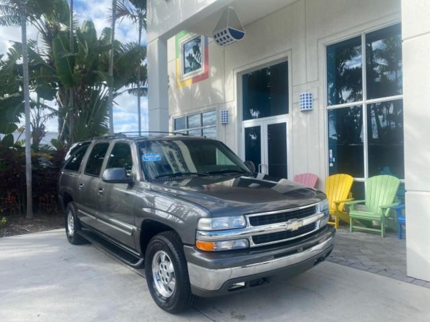 2002 Medium Charcoal Gray Metalli /Graphite/Medium Gray Chevrolet Suburban LT LOW MILES 60,399 1 OWNER (3GNEC16T32G) with an 5.3L Vortec 1000 SFI V8 Engine engine, Automatic transmission, located at 4701 North Dixie Hwy, Pompano Beach, FL, 33064, (954) 422-2889, 26.240938, -80.123474 - OUR WEBPAGE FLORIDACARS1.COM HAS OVER 100 PHOTOS AND FREE CARFAX LINK 2002 CHEVROLET SUBURBAN 1500 LT AUTORIDE VIN: 3GNEC16T32G235731 3 G N E C 1 6 T 3 2 G 2 3 5 7 3 1 4 DOOR WAGON/SPORT UTILITY 5.3L V8 F OHV GASOLINE REAR WHEEL DRIVE TOW PKG Features ABS Brakes Air Conditioning Alloy Wheels AM/FM S - Photo#1