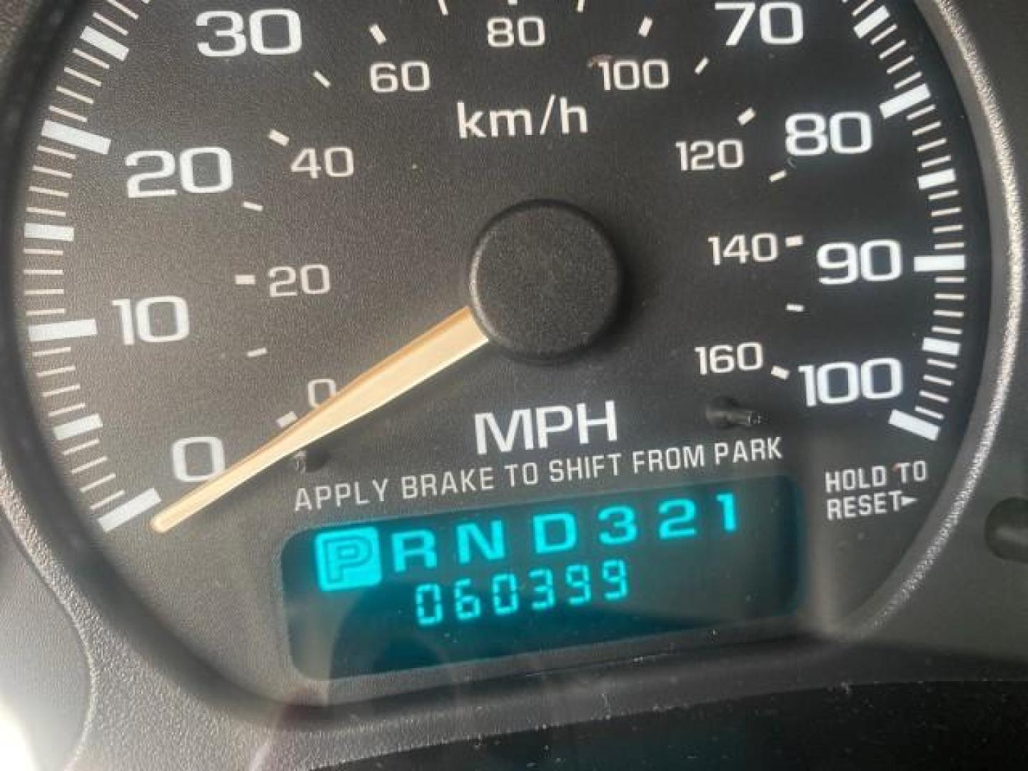 2002 Medium Charcoal Gray Metalli /Graphite/Medium Gray Chevrolet Suburban LT LOW MILES 60,399 1 OWNER (3GNEC16T32G) with an 5.3L Vortec 1000 SFI V8 Engine engine, Automatic transmission, located at 4701 North Dixie Hwy, Pompano Beach, FL, 33064, (954) 422-2889, 26.240938, -80.123474 - OUR WEBPAGE FLORIDACARS1.COM HAS OVER 100 PHOTOS AND FREE CARFAX LINK 2002 CHEVROLET SUBURBAN 1500 LT AUTORIDE VIN: 3GNEC16T32G235731 3 G N E C 1 6 T 3 2 G 2 3 5 7 3 1 4 DOOR WAGON/SPORT UTILITY 5.3L V8 F OHV GASOLINE REAR WHEEL DRIVE TOW PKG Features ABS Brakes Air Conditioning Alloy Wheels AM/FM S - Photo#18