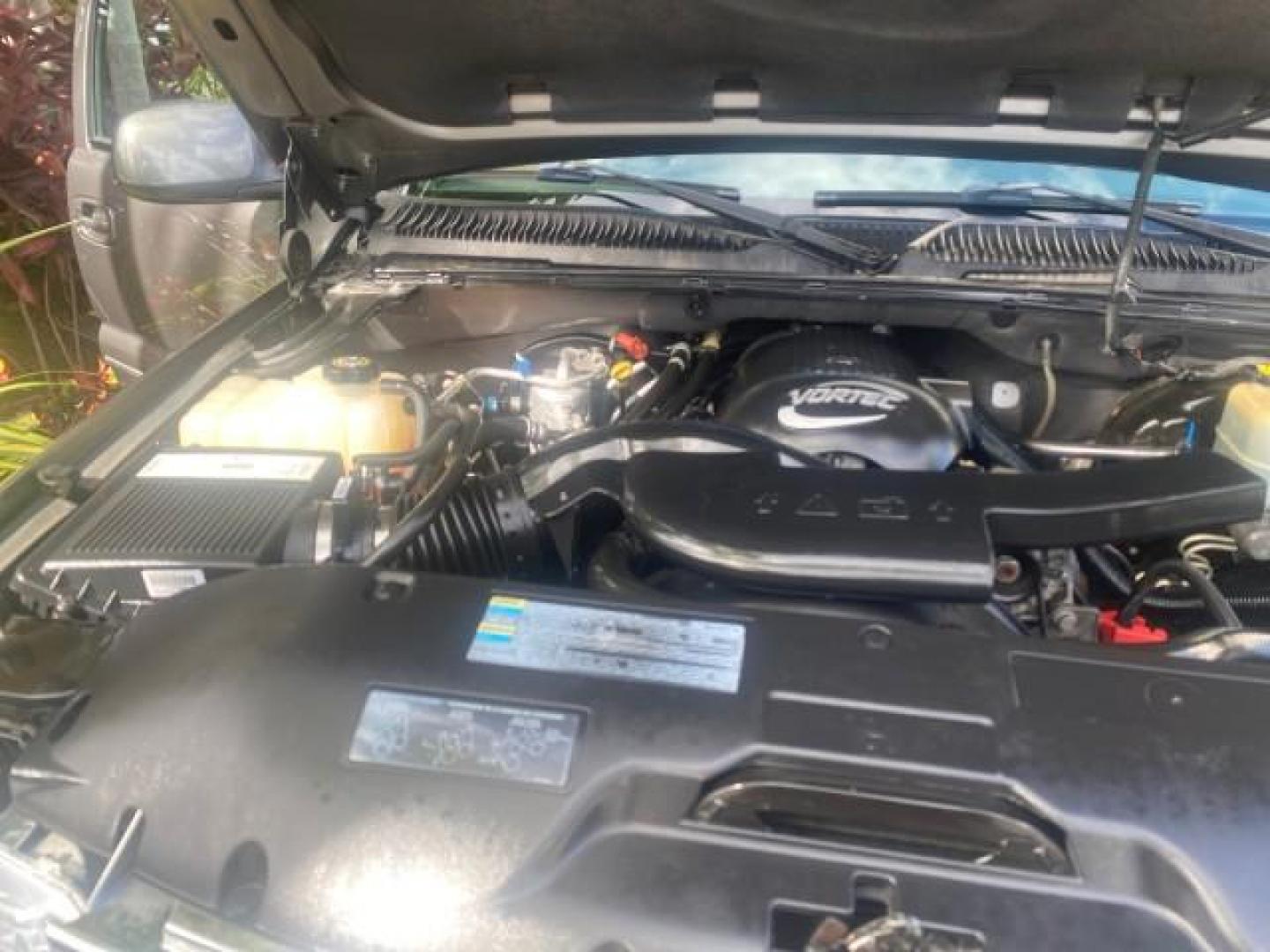 2002 Medium Charcoal Gray Metalli /Graphite/Medium Gray Chevrolet Suburban LT LOW MILES 60,399 1 OWNER (3GNEC16T32G) with an 5.3L Vortec 1000 SFI V8 Engine engine, Automatic transmission, located at 4701 North Dixie Hwy, Pompano Beach, FL, 33064, (954) 422-2889, 26.240938, -80.123474 - OUR WEBPAGE FLORIDACARS1.COM HAS OVER 100 PHOTOS AND FREE CARFAX LINK 2002 CHEVROLET SUBURBAN 1500 LT AUTORIDE VIN: 3GNEC16T32G235731 3 G N E C 1 6 T 3 2 G 2 3 5 7 3 1 4 DOOR WAGON/SPORT UTILITY 5.3L V8 F OHV GASOLINE REAR WHEEL DRIVE TOW PKG Features ABS Brakes Air Conditioning Alloy Wheels AM/FM S - Photo#25