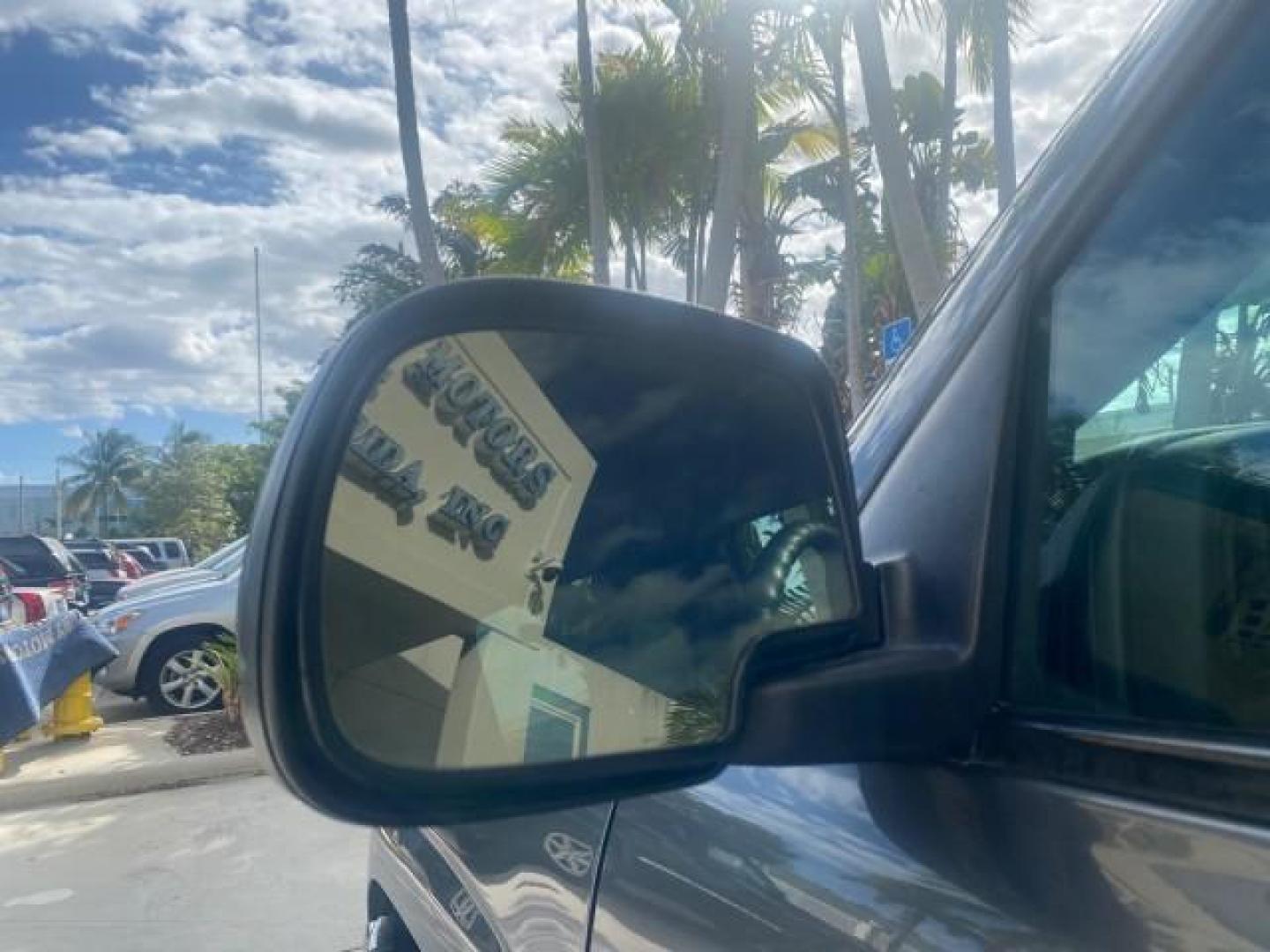 2002 Medium Charcoal Gray Metalli /Graphite/Medium Gray Chevrolet Suburban LT LOW MILES 60,399 1 OWNER (3GNEC16T32G) with an 5.3L Vortec 1000 SFI V8 Engine engine, Automatic transmission, located at 4701 North Dixie Hwy, Pompano Beach, FL, 33064, (954) 422-2889, 26.240938, -80.123474 - OUR WEBPAGE FLORIDACARS1.COM HAS OVER 100 PHOTOS AND FREE CARFAX LINK 2002 CHEVROLET SUBURBAN 1500 LT AUTORIDE VIN: 3GNEC16T32G235731 3 G N E C 1 6 T 3 2 G 2 3 5 7 3 1 4 DOOR WAGON/SPORT UTILITY 5.3L V8 F OHV GASOLINE REAR WHEEL DRIVE TOW PKG Features ABS Brakes Air Conditioning Alloy Wheels AM/FM S - Photo#39