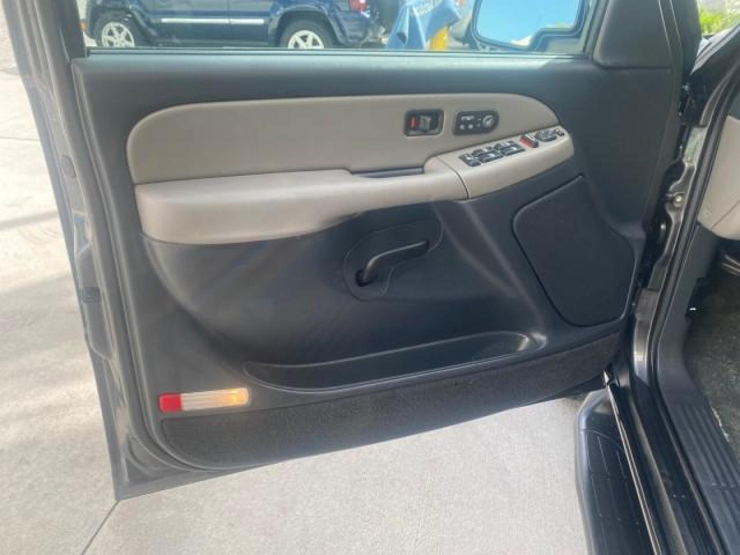 2002 Medium Charcoal Gray Metalli /Graphite/Medium Gray Chevrolet Suburban LT LOW MILES 60,399 1 OWNER (3GNEC16T32G) with an 5.3L Vortec 1000 SFI V8 Engine engine, Automatic transmission, located at 4701 North Dixie Hwy, Pompano Beach, FL, 33064, (954) 422-2889, 26.240938, -80.123474 - OUR WEBPAGE FLORIDACARS1.COM HAS OVER 100 PHOTOS AND FREE CARFAX LINK 2002 CHEVROLET SUBURBAN 1500 LT AUTORIDE VIN: 3GNEC16T32G235731 3 G N E C 1 6 T 3 2 G 2 3 5 7 3 1 4 DOOR WAGON/SPORT UTILITY 5.3L V8 F OHV GASOLINE REAR WHEEL DRIVE TOW PKG Features ABS Brakes Air Conditioning Alloy Wheels AM/FM S - Photo#41