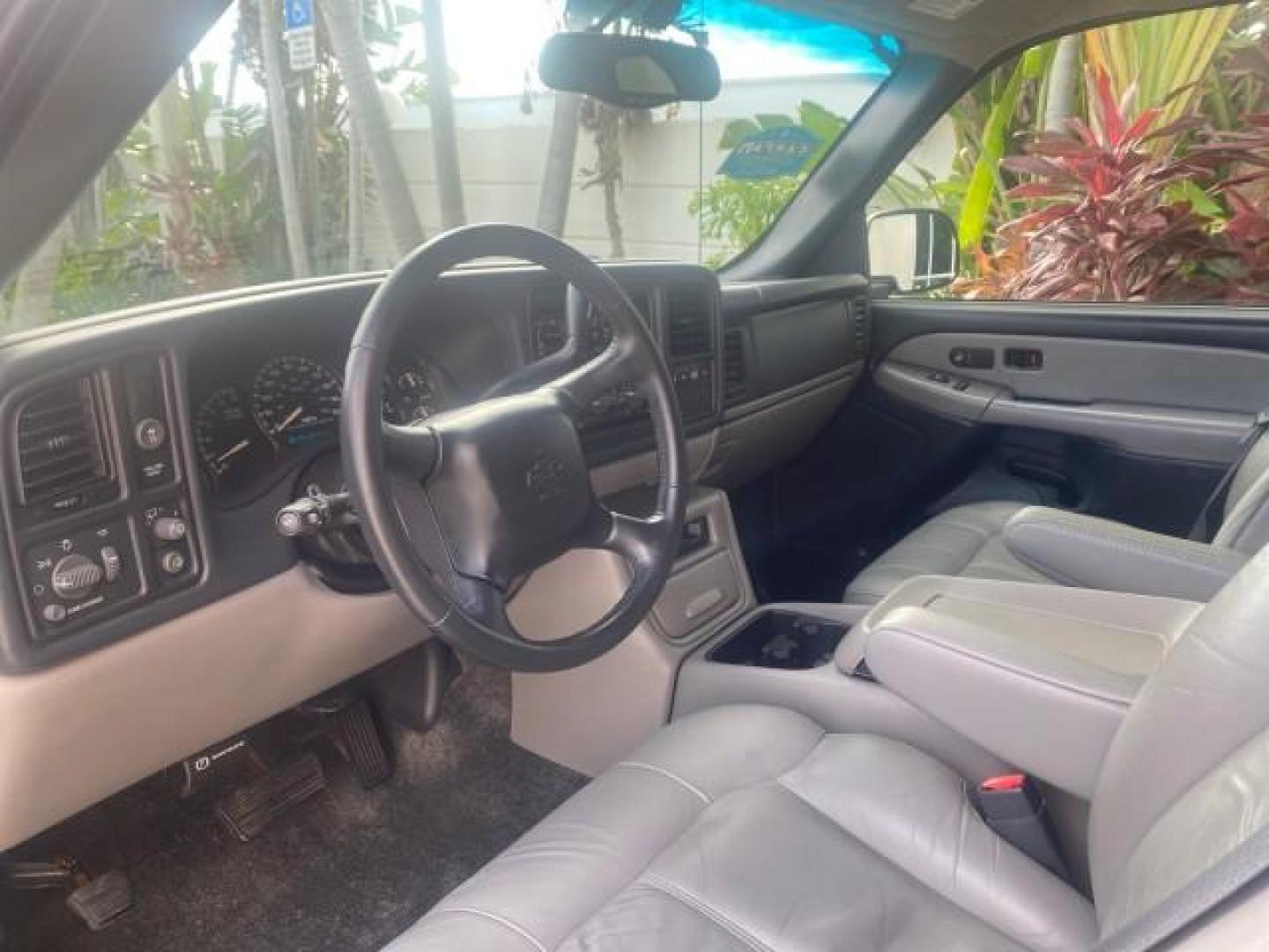 2002 Medium Charcoal Gray Metalli /Graphite/Medium Gray Chevrolet Suburban LT LOW MILES 60,399 1 OWNER (3GNEC16T32G) with an 5.3L Vortec 1000 SFI V8 Engine engine, Automatic transmission, located at 4701 North Dixie Hwy, Pompano Beach, FL, 33064, (954) 422-2889, 26.240938, -80.123474 - OUR WEBPAGE FLORIDACARS1.COM HAS OVER 100 PHOTOS AND FREE CARFAX LINK 2002 CHEVROLET SUBURBAN 1500 LT AUTORIDE VIN: 3GNEC16T32G235731 3 G N E C 1 6 T 3 2 G 2 3 5 7 3 1 4 DOOR WAGON/SPORT UTILITY 5.3L V8 F OHV GASOLINE REAR WHEEL DRIVE TOW PKG Features ABS Brakes Air Conditioning Alloy Wheels AM/FM S - Photo#47