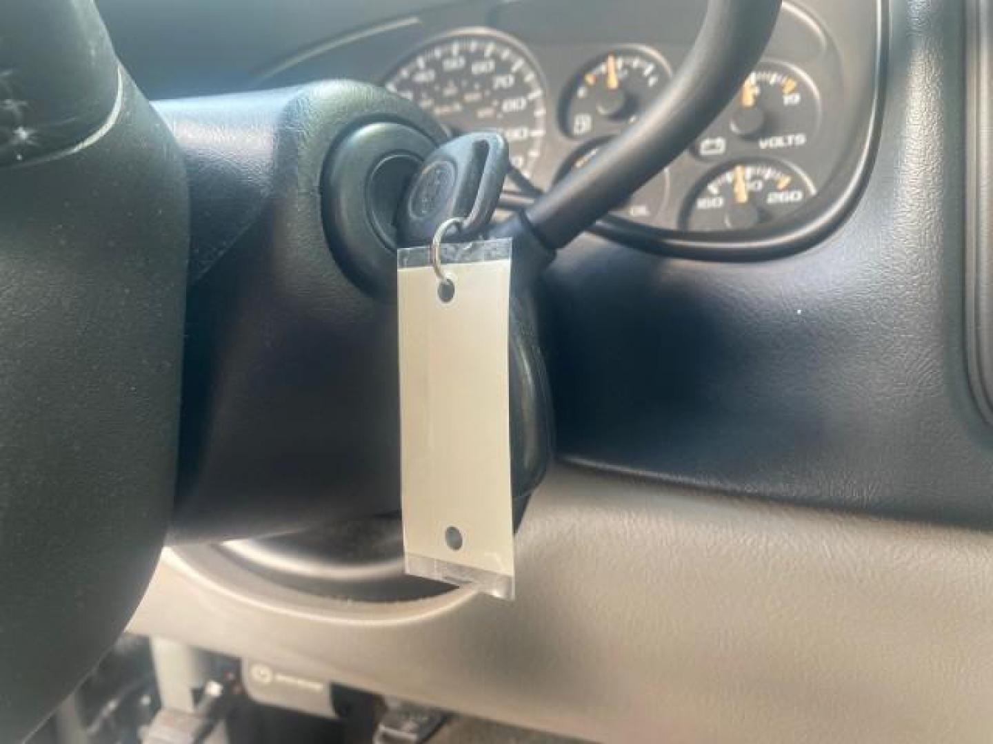 2002 Medium Charcoal Gray Metalli /Graphite/Medium Gray Chevrolet Suburban LT LOW MILES 60,399 1 OWNER (3GNEC16T32G) with an 5.3L Vortec 1000 SFI V8 Engine engine, Automatic transmission, located at 4701 North Dixie Hwy, Pompano Beach, FL, 33064, (954) 422-2889, 26.240938, -80.123474 - OUR WEBPAGE FLORIDACARS1.COM HAS OVER 100 PHOTOS AND FREE CARFAX LINK 2002 CHEVROLET SUBURBAN 1500 LT AUTORIDE VIN: 3GNEC16T32G235731 3 G N E C 1 6 T 3 2 G 2 3 5 7 3 1 4 DOOR WAGON/SPORT UTILITY 5.3L V8 F OHV GASOLINE REAR WHEEL DRIVE TOW PKG Features ABS Brakes Air Conditioning Alloy Wheels AM/FM S - Photo#51