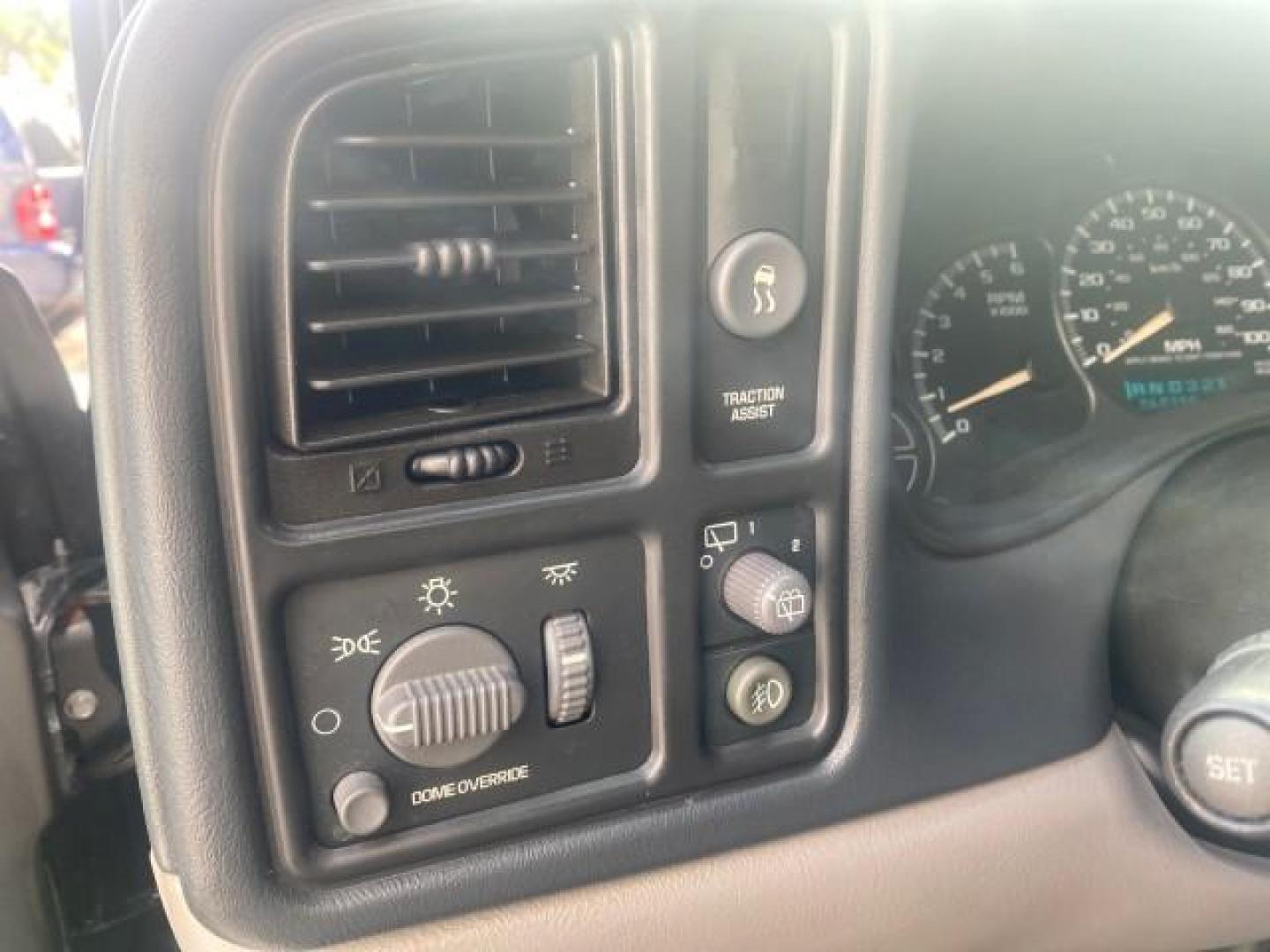 2002 Medium Charcoal Gray Metalli /Graphite/Medium Gray Chevrolet Suburban LT LOW MILES 60,399 1 OWNER (3GNEC16T32G) with an 5.3L Vortec 1000 SFI V8 Engine engine, Automatic transmission, located at 4701 North Dixie Hwy, Pompano Beach, FL, 33064, (954) 422-2889, 26.240938, -80.123474 - OUR WEBPAGE FLORIDACARS1.COM HAS OVER 100 PHOTOS AND FREE CARFAX LINK 2002 CHEVROLET SUBURBAN 1500 LT AUTORIDE VIN: 3GNEC16T32G235731 3 G N E C 1 6 T 3 2 G 2 3 5 7 3 1 4 DOOR WAGON/SPORT UTILITY 5.3L V8 F OHV GASOLINE REAR WHEEL DRIVE TOW PKG Features ABS Brakes Air Conditioning Alloy Wheels AM/FM S - Photo#53