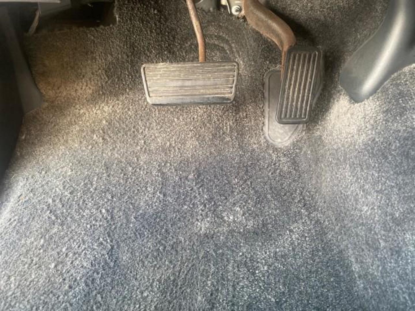 2002 Medium Charcoal Gray Metalli /Graphite/Medium Gray Chevrolet Suburban LT LOW MILES 60,399 1 OWNER (3GNEC16T32G) with an 5.3L Vortec 1000 SFI V8 Engine engine, Automatic transmission, located at 4701 North Dixie Hwy, Pompano Beach, FL, 33064, (954) 422-2889, 26.240938, -80.123474 - OUR WEBPAGE FLORIDACARS1.COM HAS OVER 100 PHOTOS AND FREE CARFAX LINK 2002 CHEVROLET SUBURBAN 1500 LT AUTORIDE VIN: 3GNEC16T32G235731 3 G N E C 1 6 T 3 2 G 2 3 5 7 3 1 4 DOOR WAGON/SPORT UTILITY 5.3L V8 F OHV GASOLINE REAR WHEEL DRIVE TOW PKG Features ABS Brakes Air Conditioning Alloy Wheels AM/FM S - Photo#54