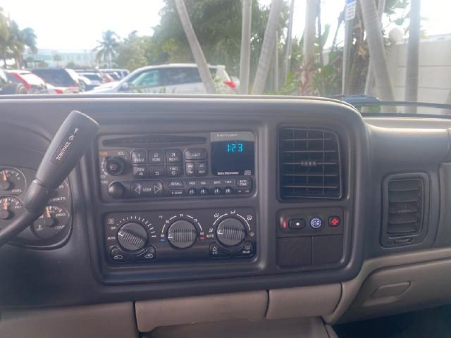 2002 Medium Charcoal Gray Metalli /Graphite/Medium Gray Chevrolet Suburban LT LOW MILES 60,399 1 OWNER (3GNEC16T32G) with an 5.3L Vortec 1000 SFI V8 Engine engine, Automatic transmission, located at 4701 North Dixie Hwy, Pompano Beach, FL, 33064, (954) 422-2889, 26.240938, -80.123474 - OUR WEBPAGE FLORIDACARS1.COM HAS OVER 100 PHOTOS AND FREE CARFAX LINK 2002 CHEVROLET SUBURBAN 1500 LT AUTORIDE VIN: 3GNEC16T32G235731 3 G N E C 1 6 T 3 2 G 2 3 5 7 3 1 4 DOOR WAGON/SPORT UTILITY 5.3L V8 F OHV GASOLINE REAR WHEEL DRIVE TOW PKG Features ABS Brakes Air Conditioning Alloy Wheels AM/FM S - Photo#55