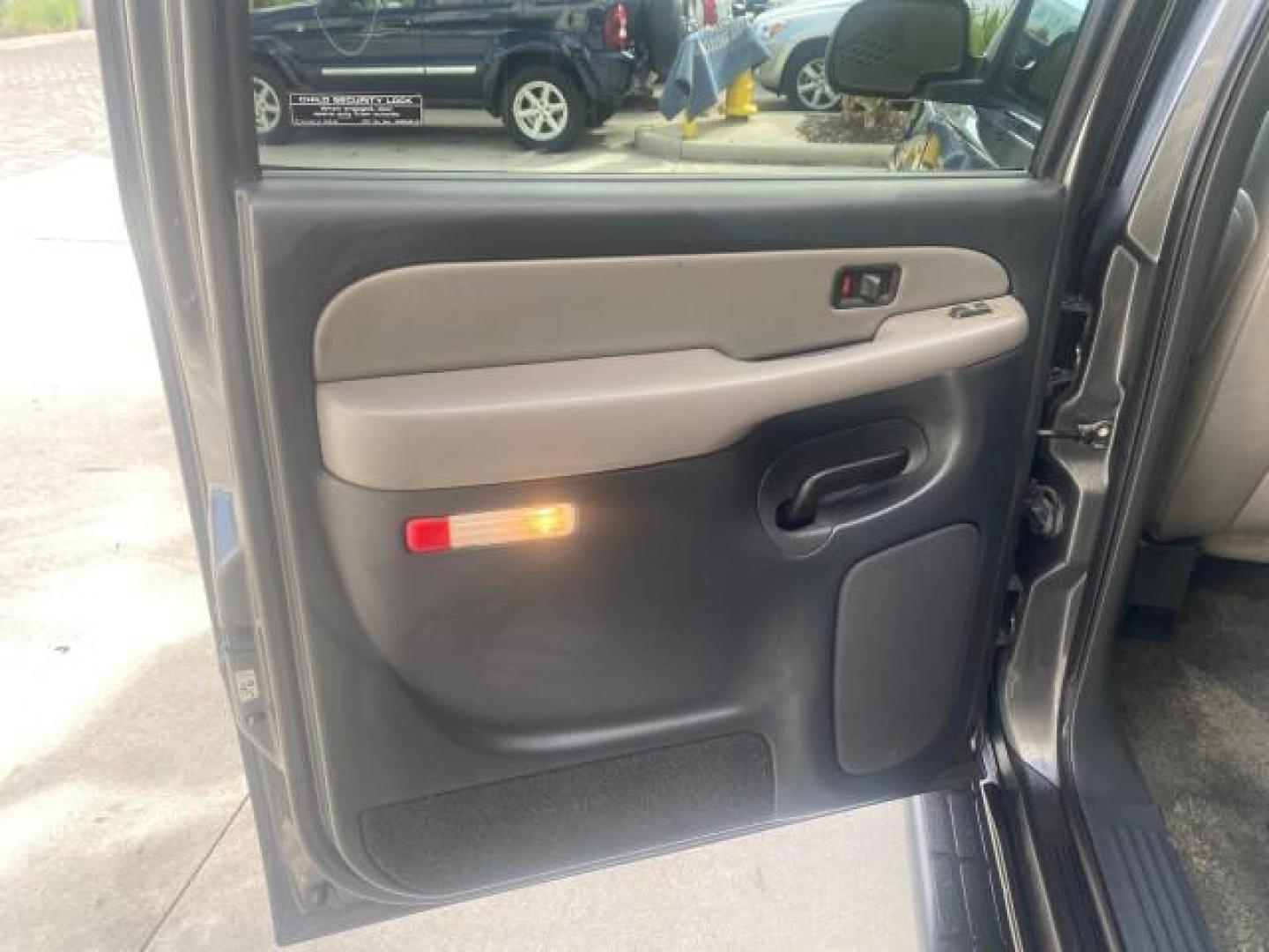 2002 Medium Charcoal Gray Metalli /Graphite/Medium Gray Chevrolet Suburban LT LOW MILES 60,399 1 OWNER (3GNEC16T32G) with an 5.3L Vortec 1000 SFI V8 Engine engine, Automatic transmission, located at 4701 North Dixie Hwy, Pompano Beach, FL, 33064, (954) 422-2889, 26.240938, -80.123474 - OUR WEBPAGE FLORIDACARS1.COM HAS OVER 100 PHOTOS AND FREE CARFAX LINK 2002 CHEVROLET SUBURBAN 1500 LT AUTORIDE VIN: 3GNEC16T32G235731 3 G N E C 1 6 T 3 2 G 2 3 5 7 3 1 4 DOOR WAGON/SPORT UTILITY 5.3L V8 F OHV GASOLINE REAR WHEEL DRIVE TOW PKG Features ABS Brakes Air Conditioning Alloy Wheels AM/FM S - Photo#74