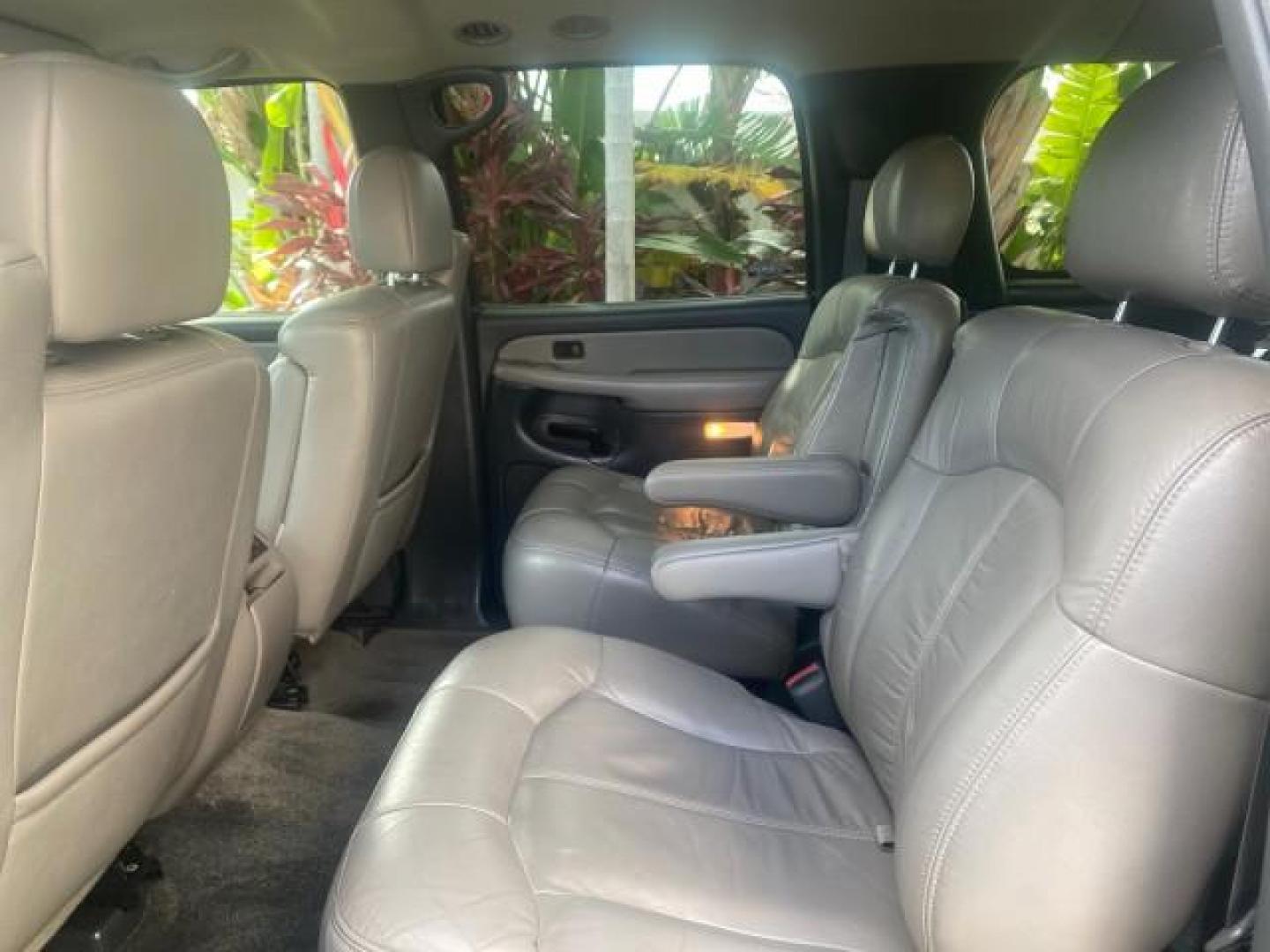 2002 Medium Charcoal Gray Metalli /Graphite/Medium Gray Chevrolet Suburban LT LOW MILES 60,399 1 OWNER (3GNEC16T32G) with an 5.3L Vortec 1000 SFI V8 Engine engine, Automatic transmission, located at 4701 North Dixie Hwy, Pompano Beach, FL, 33064, (954) 422-2889, 26.240938, -80.123474 - OUR WEBPAGE FLORIDACARS1.COM HAS OVER 100 PHOTOS AND FREE CARFAX LINK 2002 CHEVROLET SUBURBAN 1500 LT AUTORIDE VIN: 3GNEC16T32G235731 3 G N E C 1 6 T 3 2 G 2 3 5 7 3 1 4 DOOR WAGON/SPORT UTILITY 5.3L V8 F OHV GASOLINE REAR WHEEL DRIVE TOW PKG Features ABS Brakes Air Conditioning Alloy Wheels AM/FM S - Photo#77