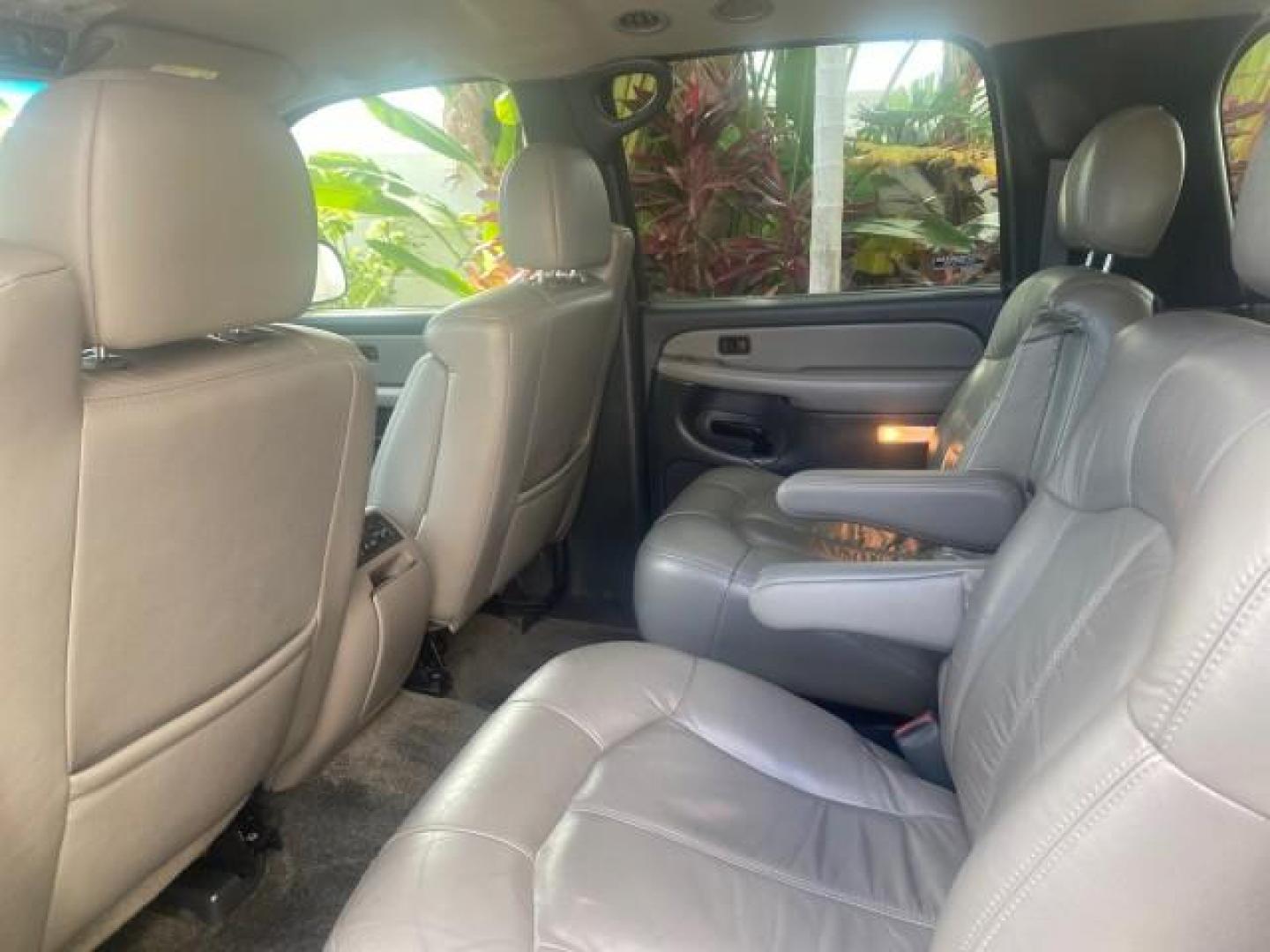 2002 Medium Charcoal Gray Metalli /Graphite/Medium Gray Chevrolet Suburban LT LOW MILES 60,399 1 OWNER (3GNEC16T32G) with an 5.3L Vortec 1000 SFI V8 Engine engine, Automatic transmission, located at 4701 North Dixie Hwy, Pompano Beach, FL, 33064, (954) 422-2889, 26.240938, -80.123474 - OUR WEBPAGE FLORIDACARS1.COM HAS OVER 100 PHOTOS AND FREE CARFAX LINK 2002 CHEVROLET SUBURBAN 1500 LT AUTORIDE VIN: 3GNEC16T32G235731 3 G N E C 1 6 T 3 2 G 2 3 5 7 3 1 4 DOOR WAGON/SPORT UTILITY 5.3L V8 F OHV GASOLINE REAR WHEEL DRIVE TOW PKG Features ABS Brakes Air Conditioning Alloy Wheels AM/FM S - Photo#78