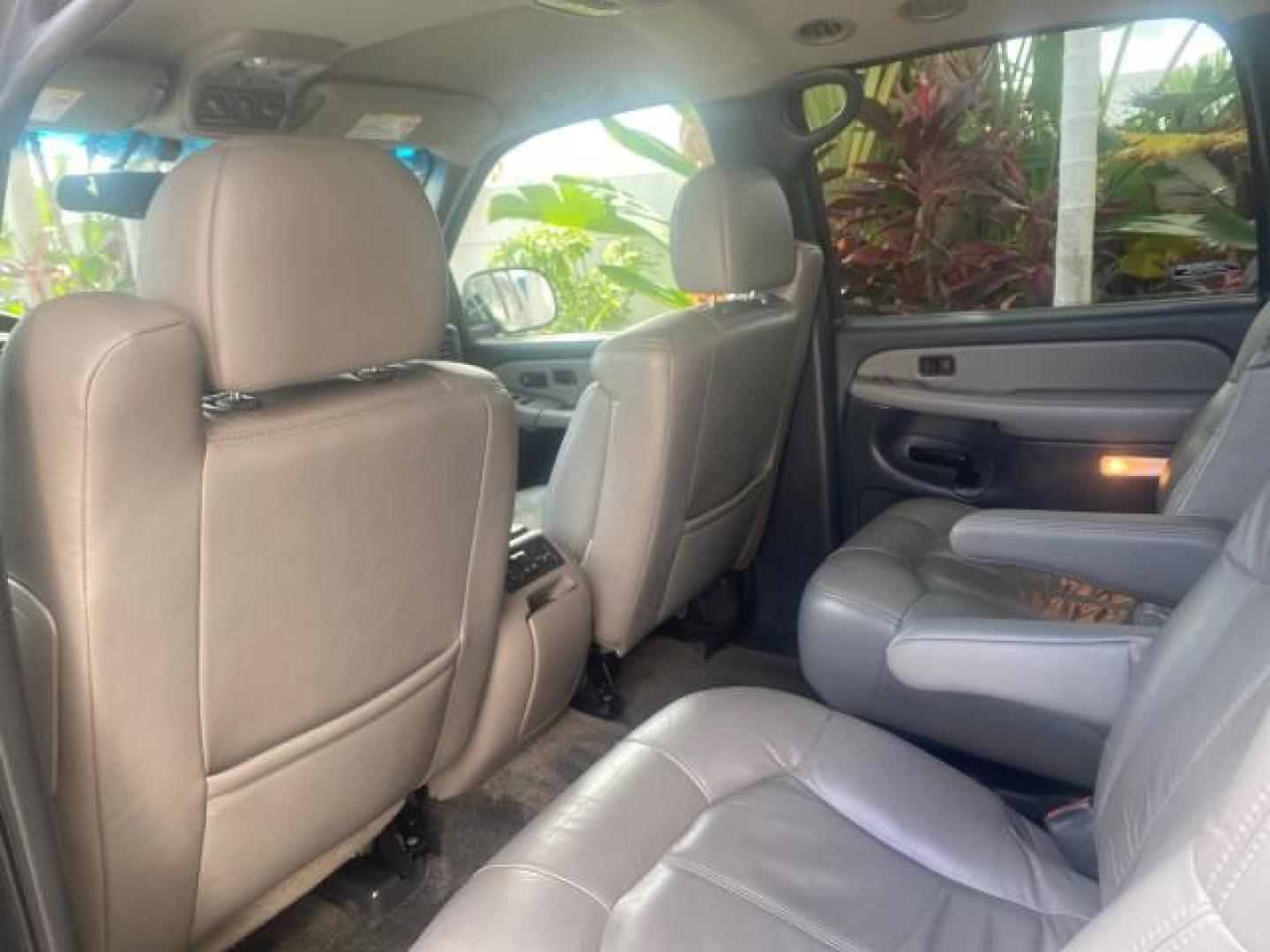 2002 Medium Charcoal Gray Metalli /Graphite/Medium Gray Chevrolet Suburban LT LOW MILES 60,399 1 OWNER (3GNEC16T32G) with an 5.3L Vortec 1000 SFI V8 Engine engine, Automatic transmission, located at 4701 North Dixie Hwy, Pompano Beach, FL, 33064, (954) 422-2889, 26.240938, -80.123474 - OUR WEBPAGE FLORIDACARS1.COM HAS OVER 100 PHOTOS AND FREE CARFAX LINK 2002 CHEVROLET SUBURBAN 1500 LT AUTORIDE VIN: 3GNEC16T32G235731 3 G N E C 1 6 T 3 2 G 2 3 5 7 3 1 4 DOOR WAGON/SPORT UTILITY 5.3L V8 F OHV GASOLINE REAR WHEEL DRIVE TOW PKG Features ABS Brakes Air Conditioning Alloy Wheels AM/FM S - Photo#79