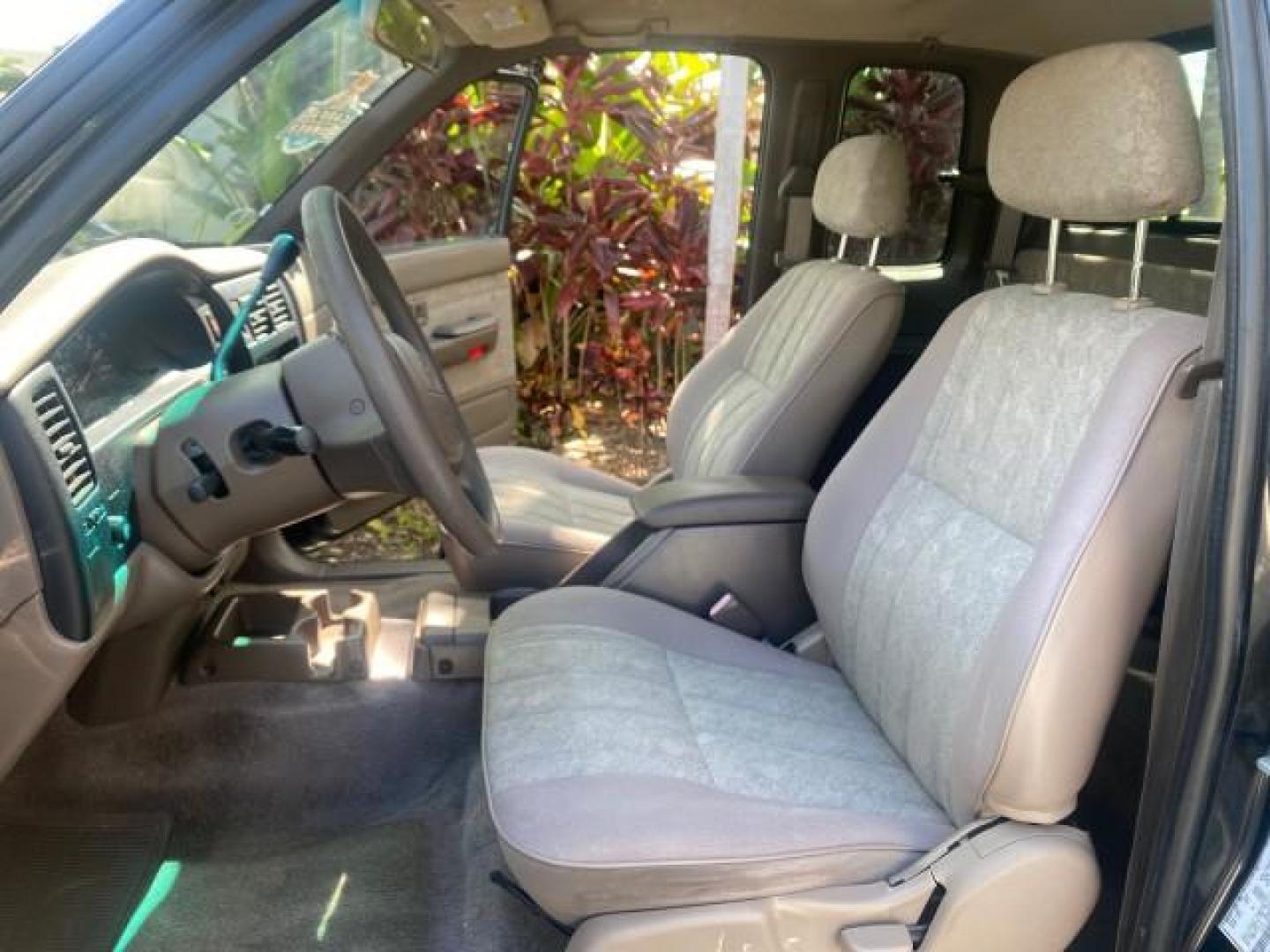 2000 Black Sand Pearl /Oak Toyota Tacoma LOW MILES 74,047 1 OWNER (4TAVL52N2YZ) with an 2.4L DOHC EFI 16-Valve I4 Engine engine, Automatic transmission, located at 4701 North Dixie Hwy, Pompano Beach, FL, 33064, (954) 422-2889, 26.240938, -80.123474 - OUR WEBPAGE FLORIDACARS1.COM HAS OVER 100 PHOTOS AND FREE CARFAX LINK 2000 TOYOTA TACOMA SR5 VIN: 4TAVL52N2YZ618796 4 T A V L 5 2 N 2 Y Z 6 1 8 7 9 6 CLUB CAB PICKUP 2.4L I4 F DOHC GASOLINE 29 MPG REAR WHEEL DRIVE Features Air Conditioning AM/FM Stereo Automatic Transmission Bed Liner Cassette Playe - Photo#10