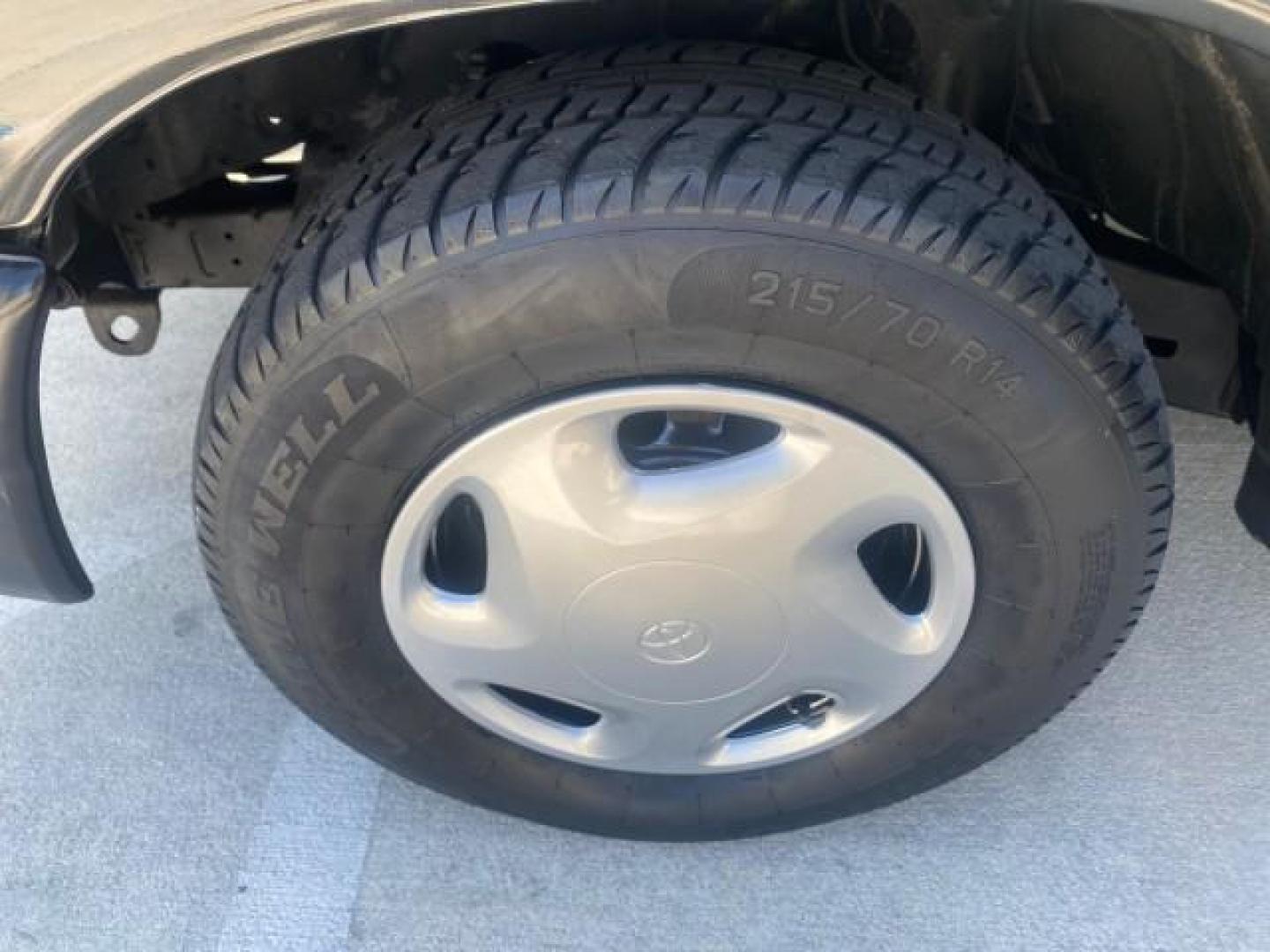 2000 Black Sand Pearl /Oak Toyota Tacoma LOW MILES 74,047 1 OWNER (4TAVL52N2YZ) with an 2.4L DOHC EFI 16-Valve I4 Engine engine, Automatic transmission, located at 4701 North Dixie Hwy, Pompano Beach, FL, 33064, (954) 422-2889, 26.240938, -80.123474 - OUR WEBPAGE FLORIDACARS1.COM HAS OVER 100 PHOTOS AND FREE CARFAX LINK 2000 TOYOTA TACOMA SR5 VIN: 4TAVL52N2YZ618796 4 T A V L 5 2 N 2 Y Z 6 1 8 7 9 6 CLUB CAB PICKUP 2.4L I4 F DOHC GASOLINE 29 MPG REAR WHEEL DRIVE Features Air Conditioning AM/FM Stereo Automatic Transmission Bed Liner Cassette Playe - Photo#19