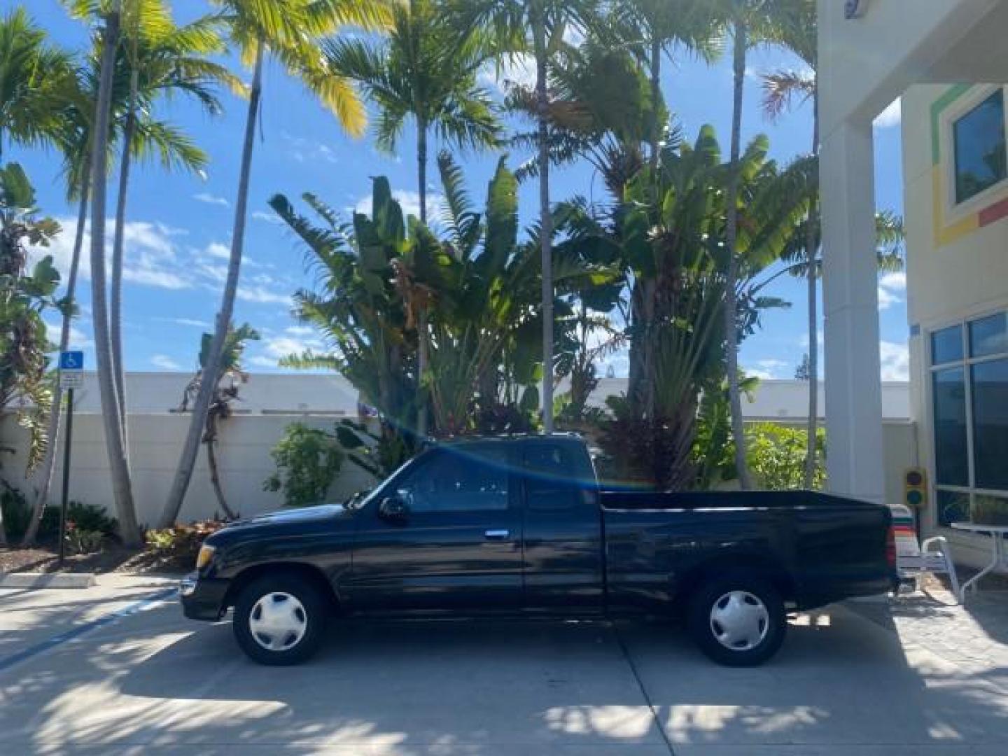 2000 Black Sand Pearl /Oak Toyota Tacoma LOW MILES 74,047 1 OWNER (4TAVL52N2YZ) with an 2.4L DOHC EFI 16-Valve I4 Engine engine, Automatic transmission, located at 4701 North Dixie Hwy, Pompano Beach, FL, 33064, (954) 422-2889, 26.240938, -80.123474 - OUR WEBPAGE FLORIDACARS1.COM HAS OVER 100 PHOTOS AND FREE CARFAX LINK 2000 TOYOTA TACOMA SR5 VIN: 4TAVL52N2YZ618796 4 T A V L 5 2 N 2 Y Z 6 1 8 7 9 6 CLUB CAB PICKUP 2.4L I4 F DOHC GASOLINE 29 MPG REAR WHEEL DRIVE Features Air Conditioning AM/FM Stereo Automatic Transmission Bed Liner Cassette Playe - Photo#32